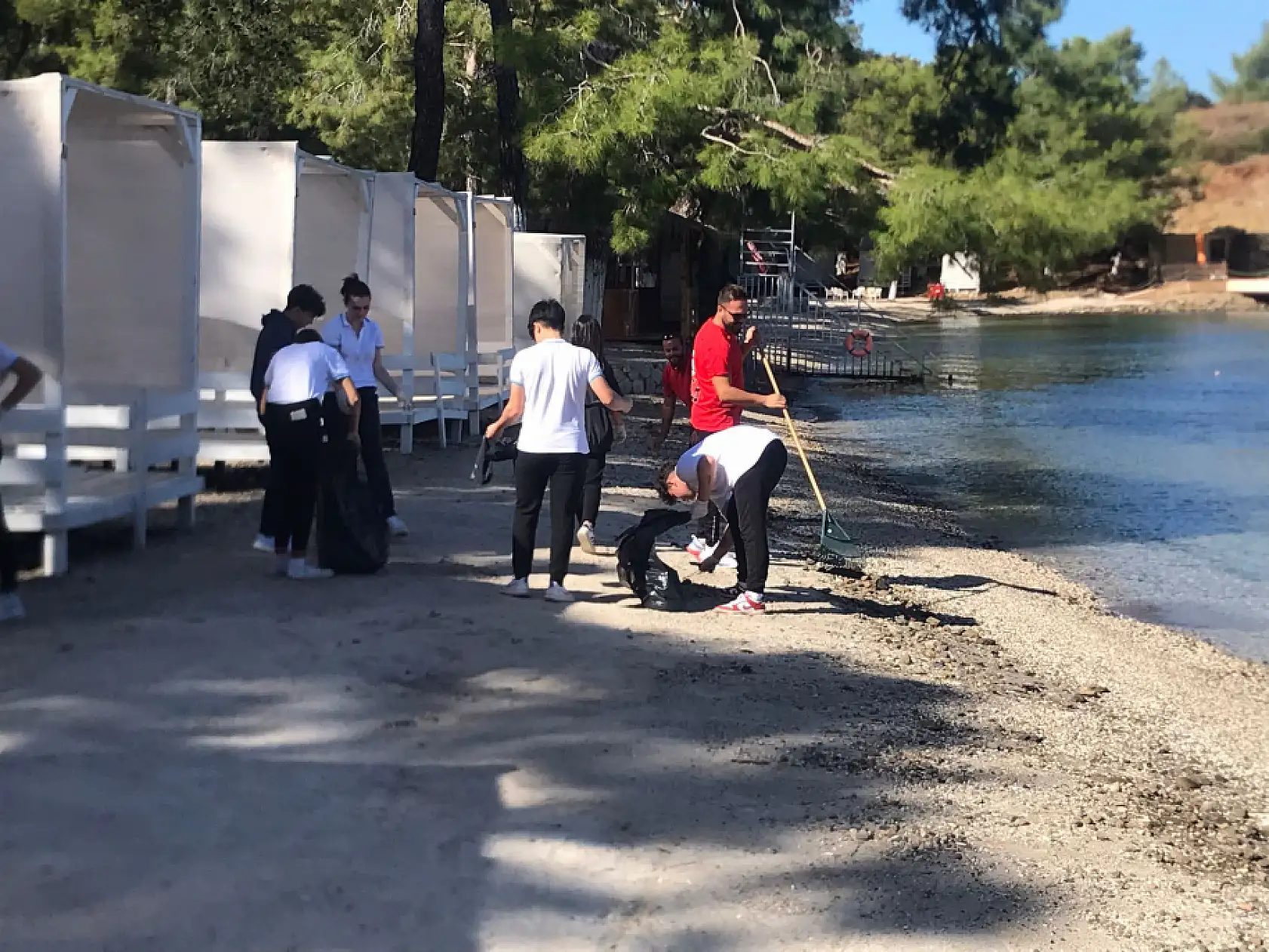 Fethiye'de Deniz Dibi ve Sahil Temizliği Yapıldı