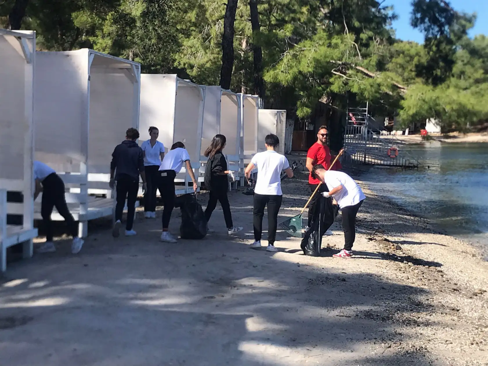 Fethiye'de Deniz Dibi ve Sahil Temizliği Yapıldı