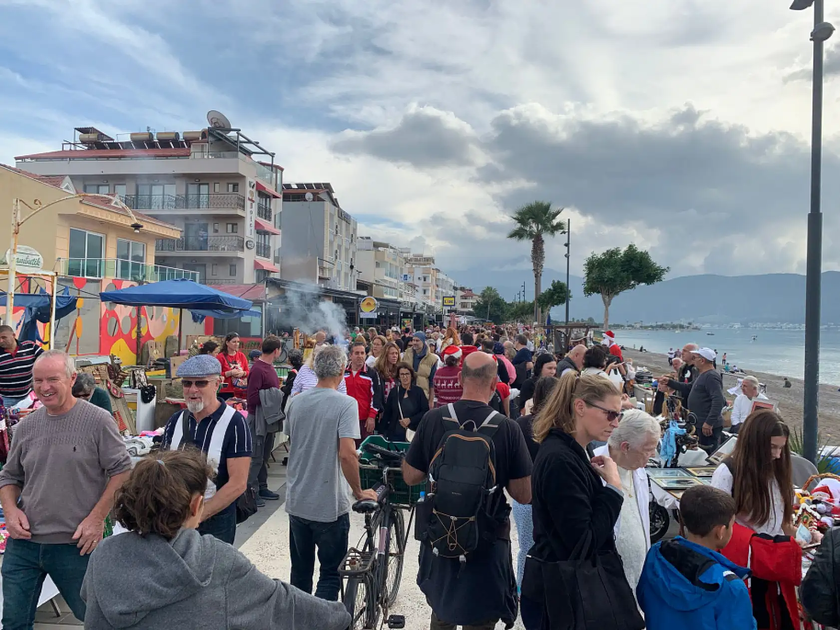 Fethiye'de Geleneksel Noel Pazarı Kuruldu