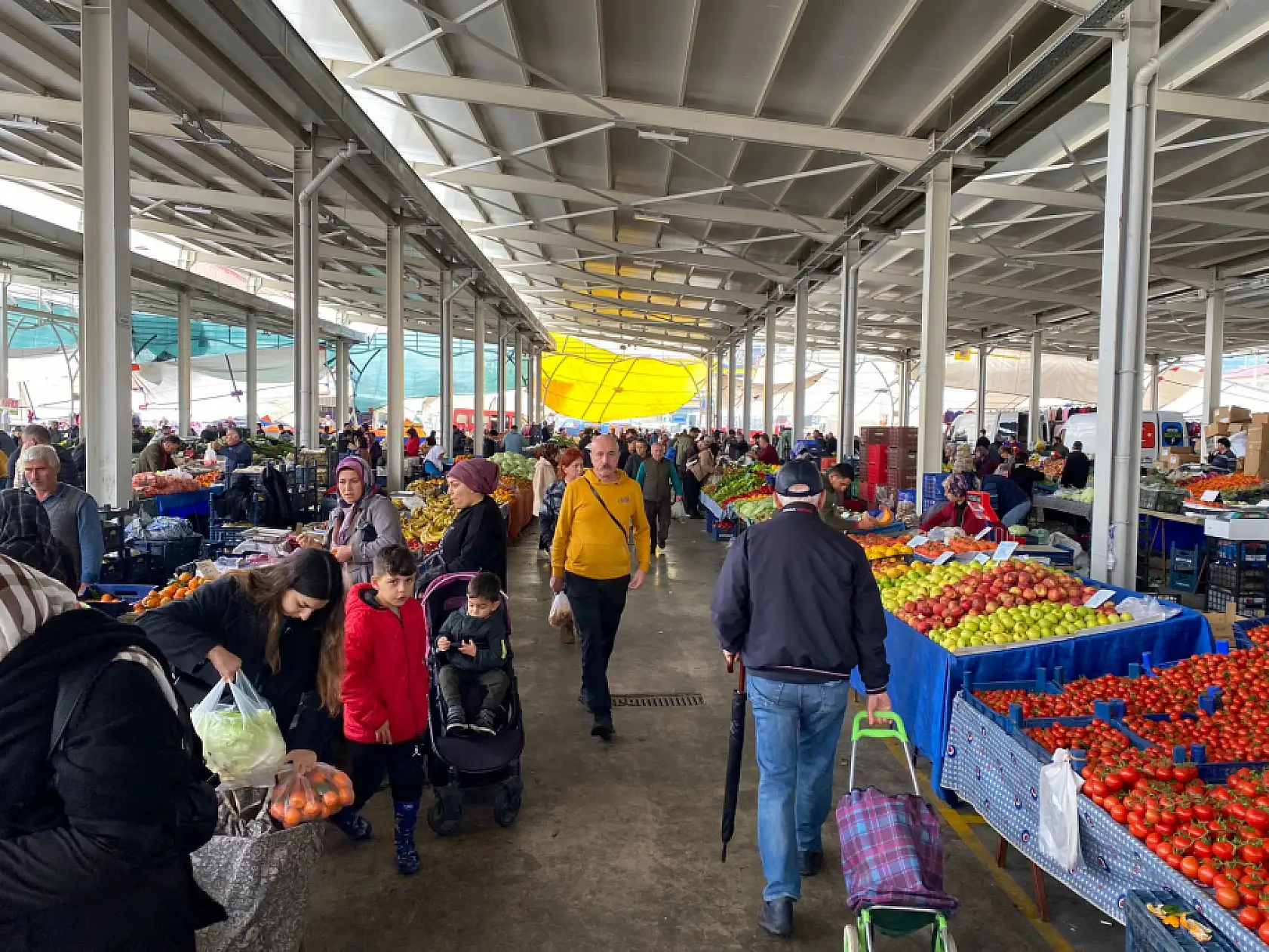 Fethiye Cumartesi Pazarı Vatandaşın İlgi Odağı Oldu