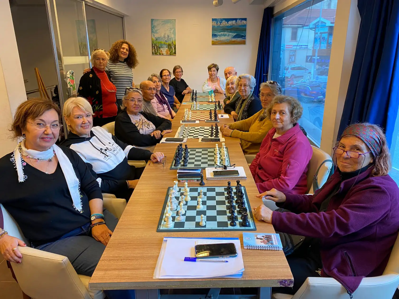 Fethiye'de Yaşlılar Satranç Oynayarak Keyifli Vakit Geçirdi