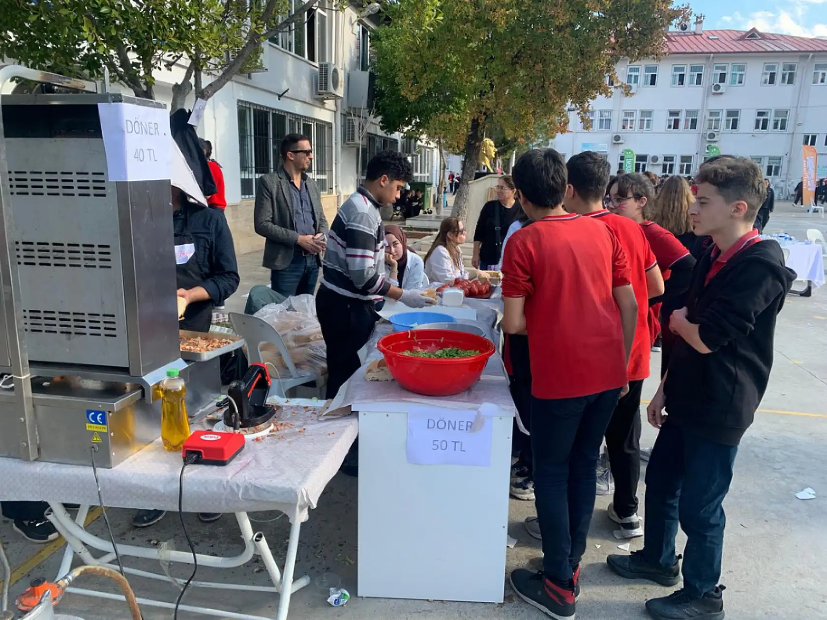 Fethiye Gazi Ortaokulu'ndan kermes etkinliği
