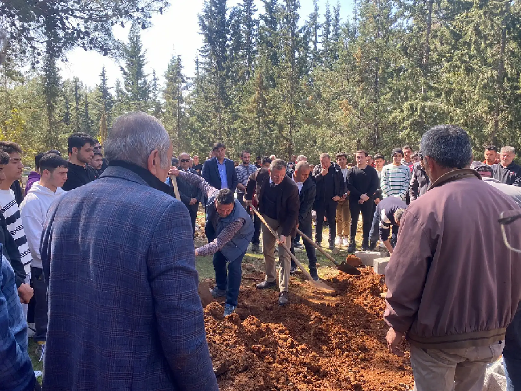 Fethiye'de trafik kazasında hayatını kaybeden 20 yaşındaki genç toprağa verildi