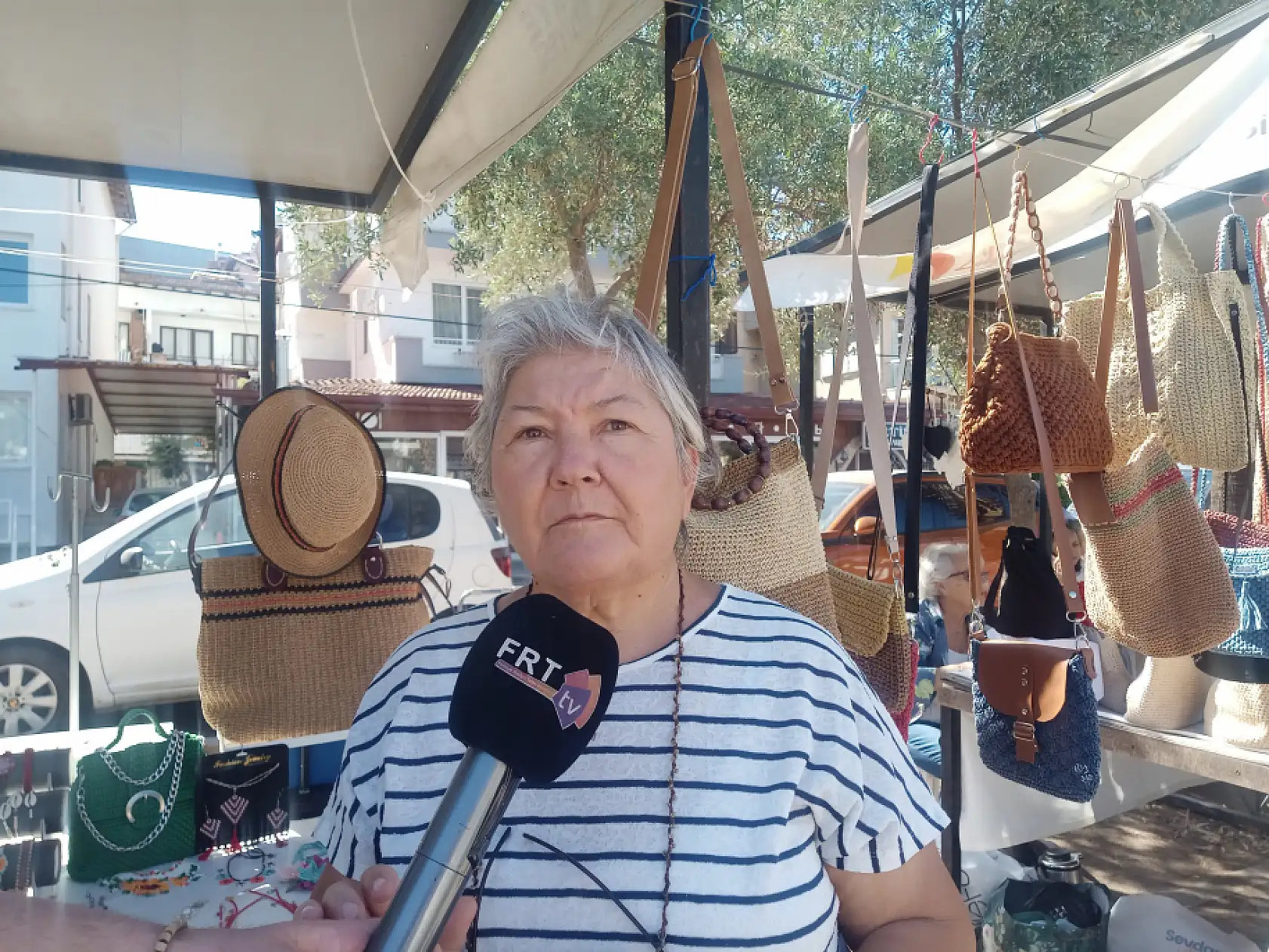 Fethiye'de kadınlar el emeği ürünler yapıp satıyor