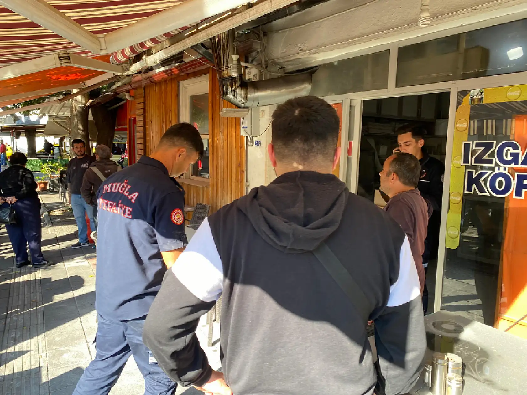 Fethiye'de işletmede çıkan yangını personeller söndürdü