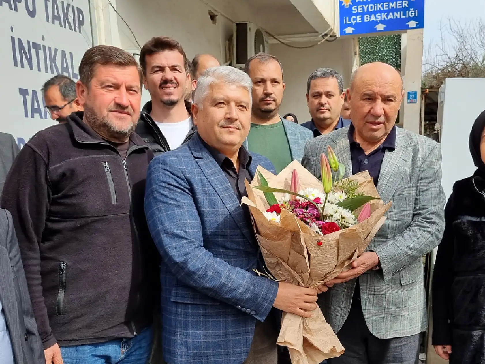 Vekil Otgöz ve Başkan Akdenizli'den AK Parti Seydikemer'e ziyaret
