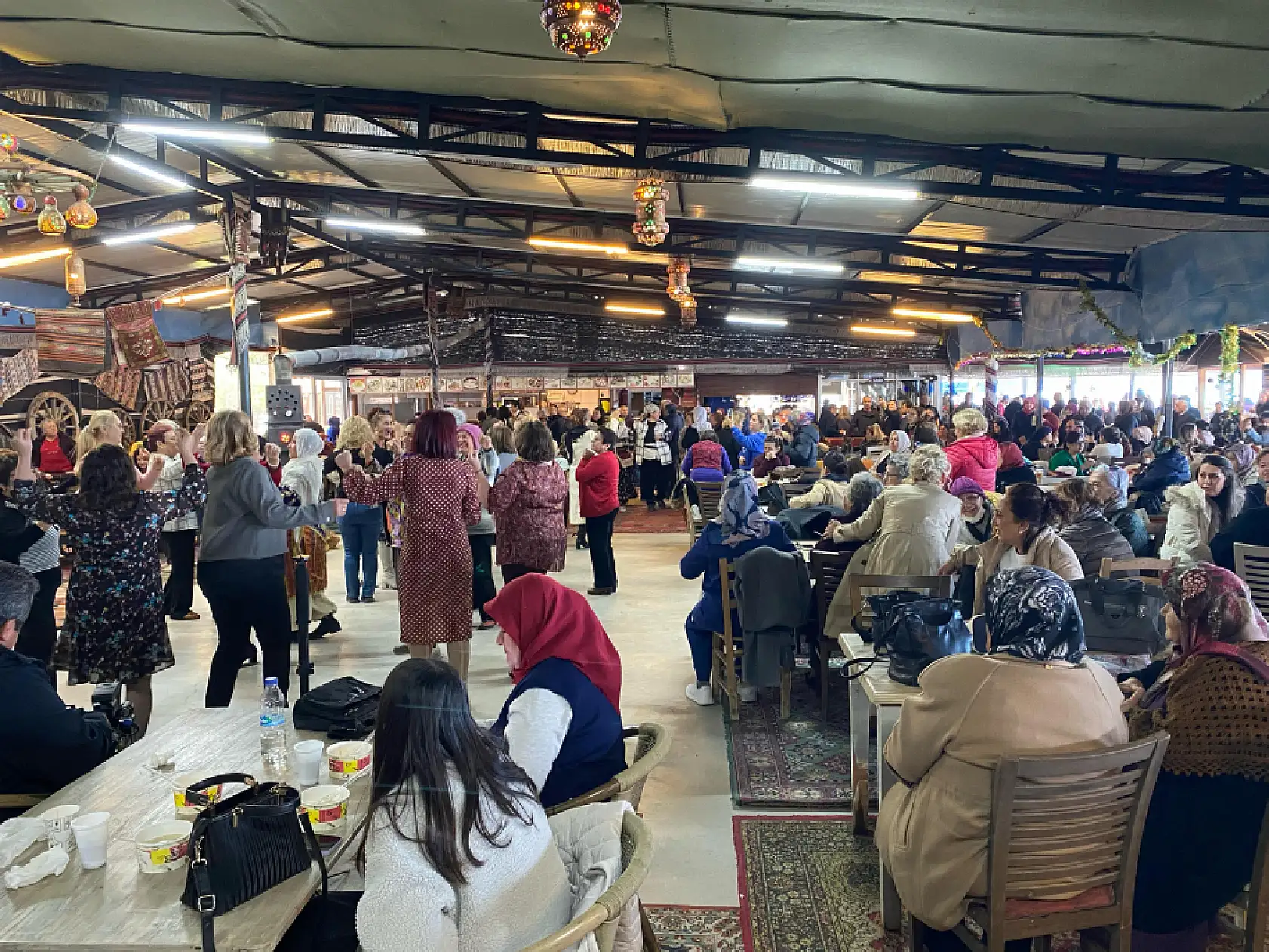 Fethiye'de Yörük Dernekleri Kadınlar Günü'nü keşkekli müzikli eğlenceyle kutladı