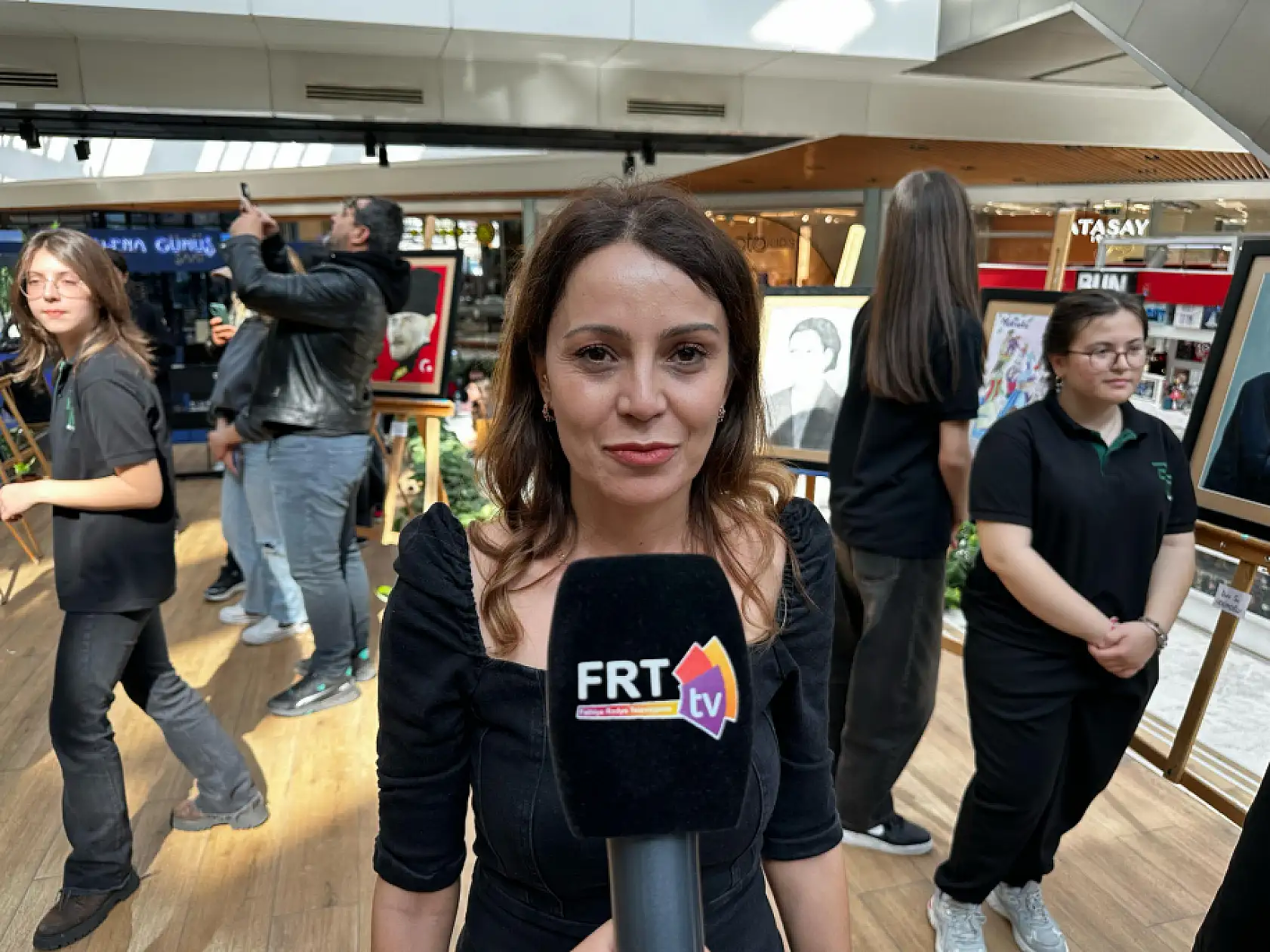 Fethiye Belediye Fen Lisesi Öğrencilerinden 'Kadınların İzinde' Resim Sergisi