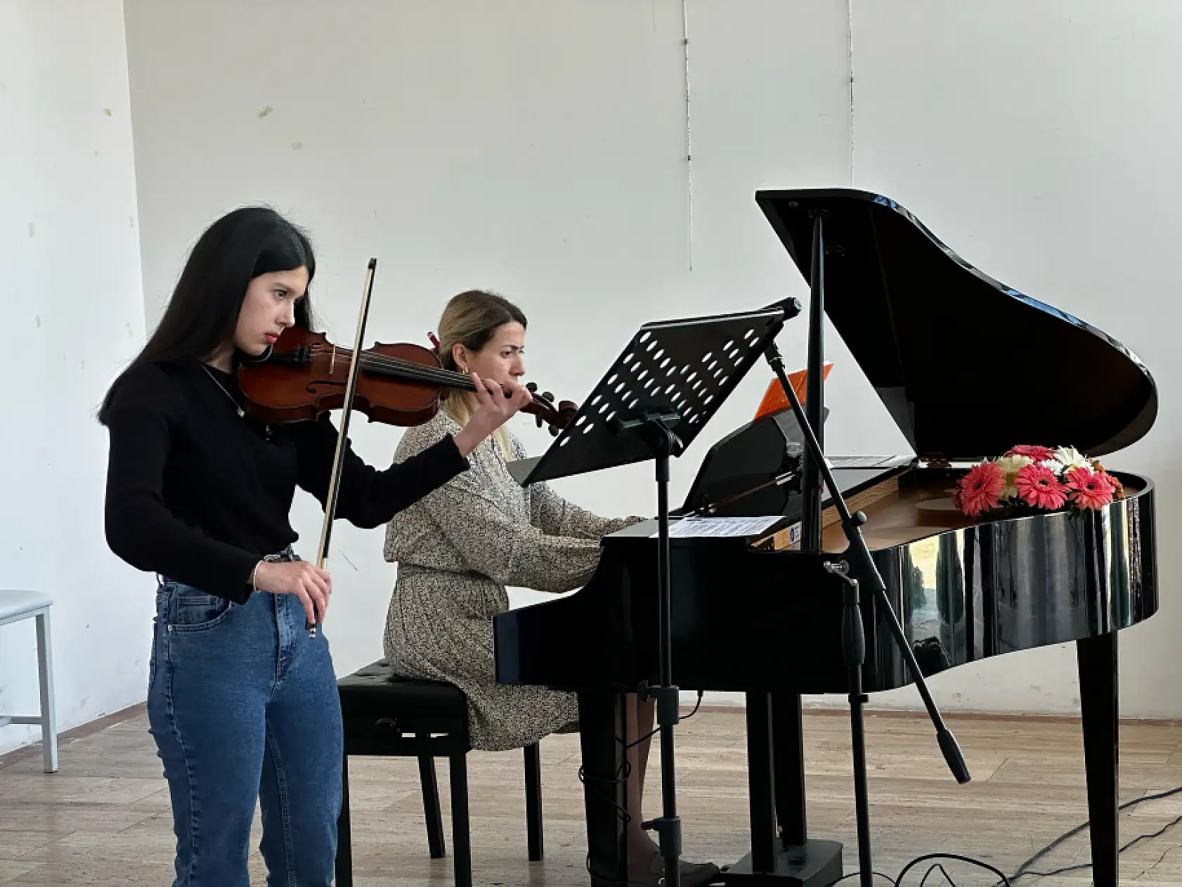 Fethiye'de Klasik Müzik Konseri 'Kadın Emekçilere Saygıyla'