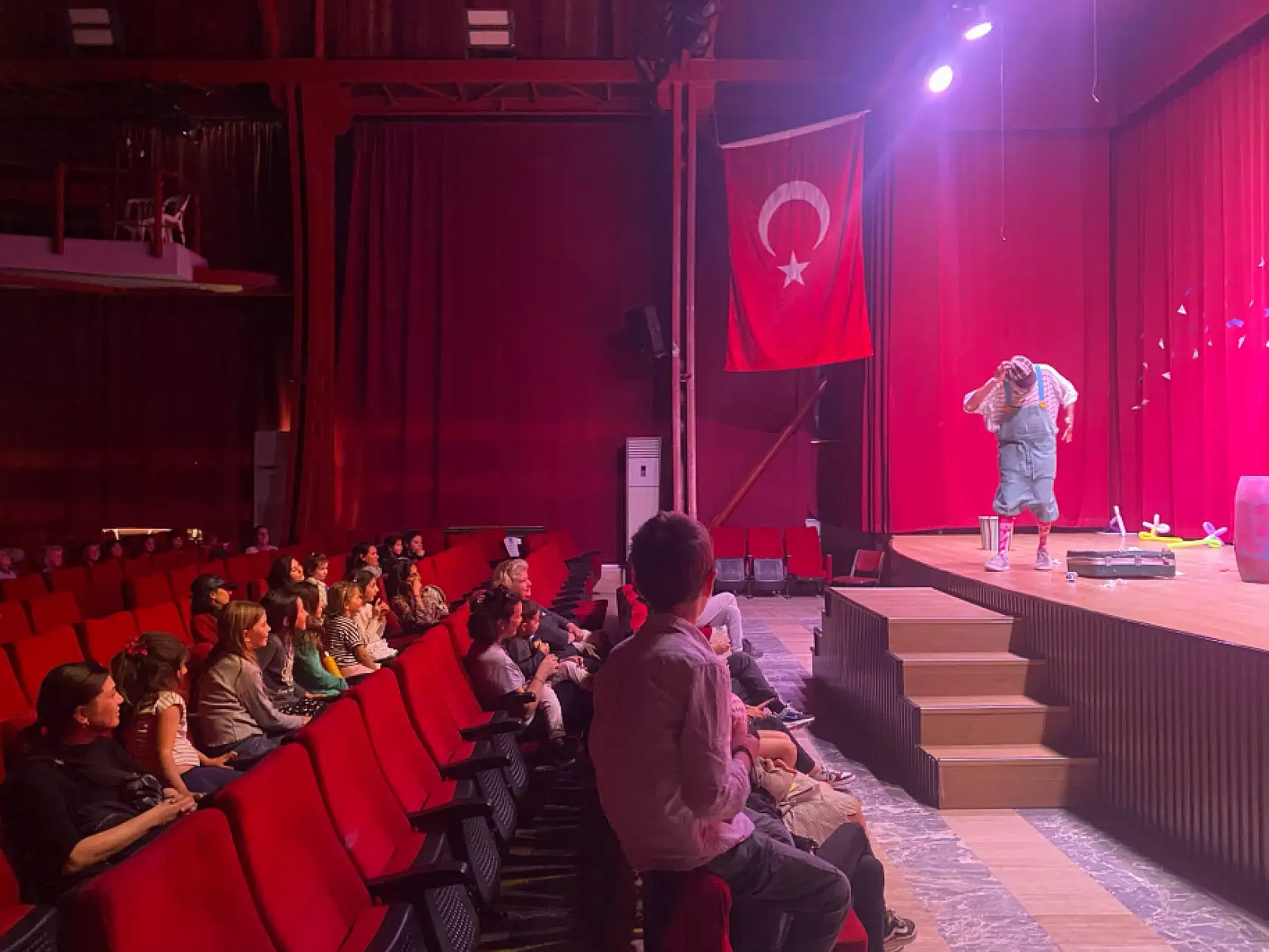 Fethiye'de Palyaço Gösterisi: Çocuklar Kahkahaya Boğuldu