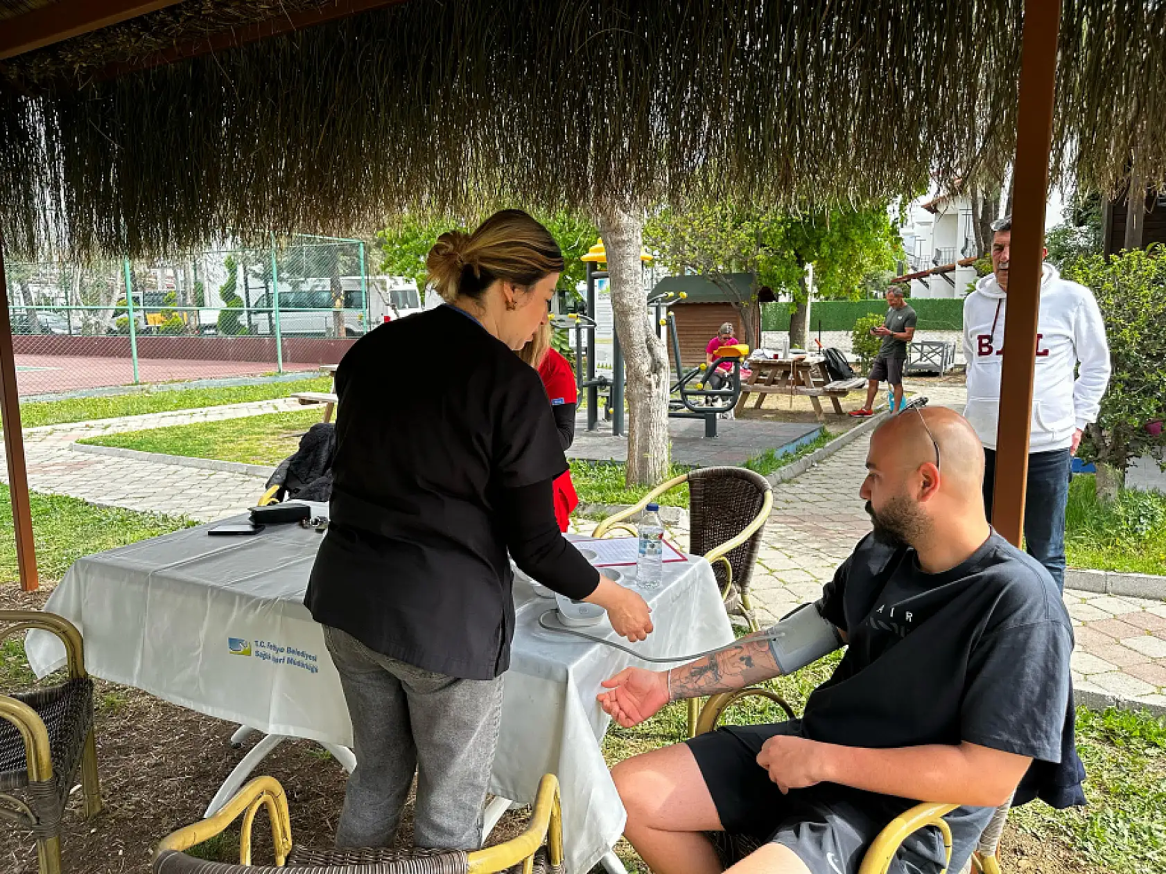 Fethiye Belediyesi'nden kan şekeri tansiyon ölçümü sağlık taraması