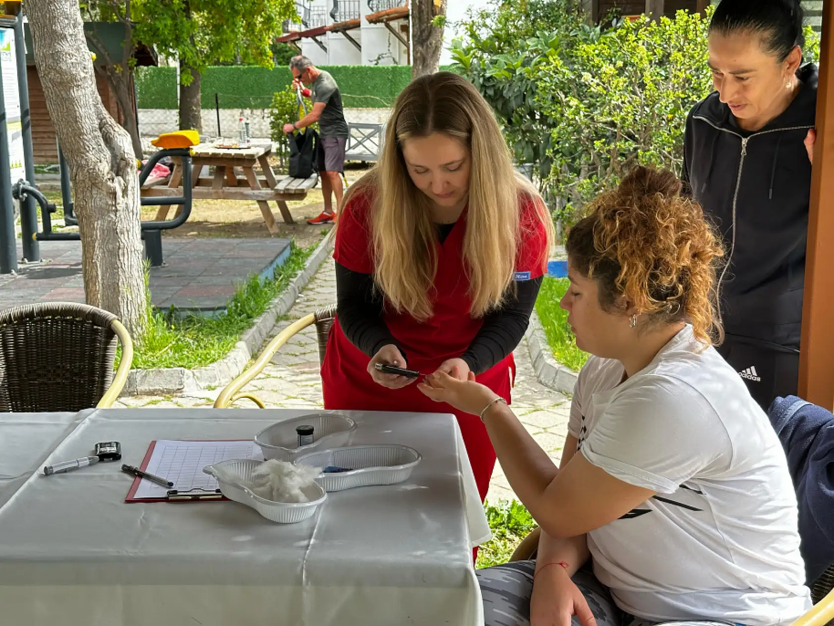 Fethiye Belediyesi'nden kan şekeri tansiyon ölçümü sağlık taraması