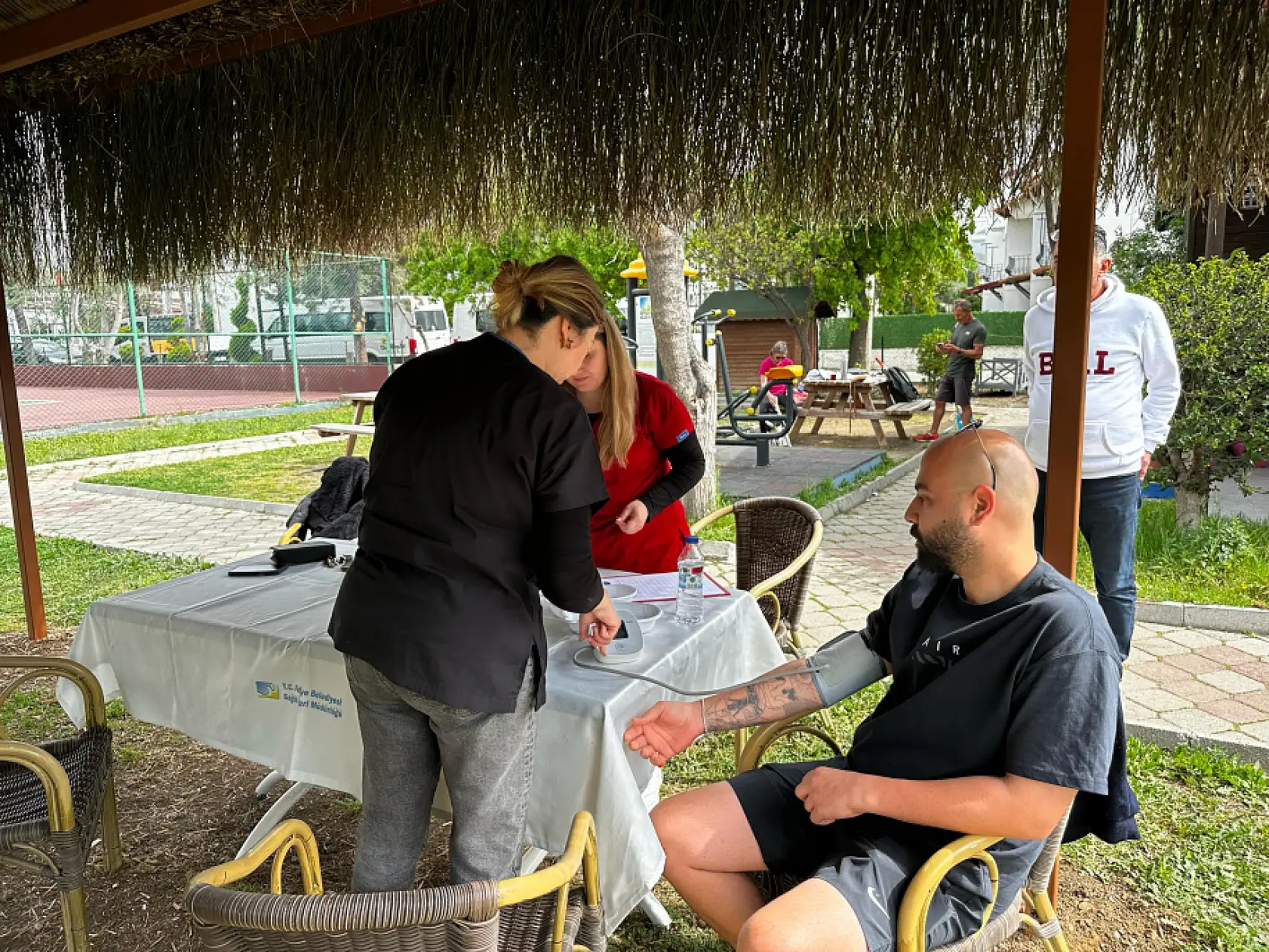 Fethiye Belediyesi'nden kan şekeri tansiyon ölçümü sağlık taraması