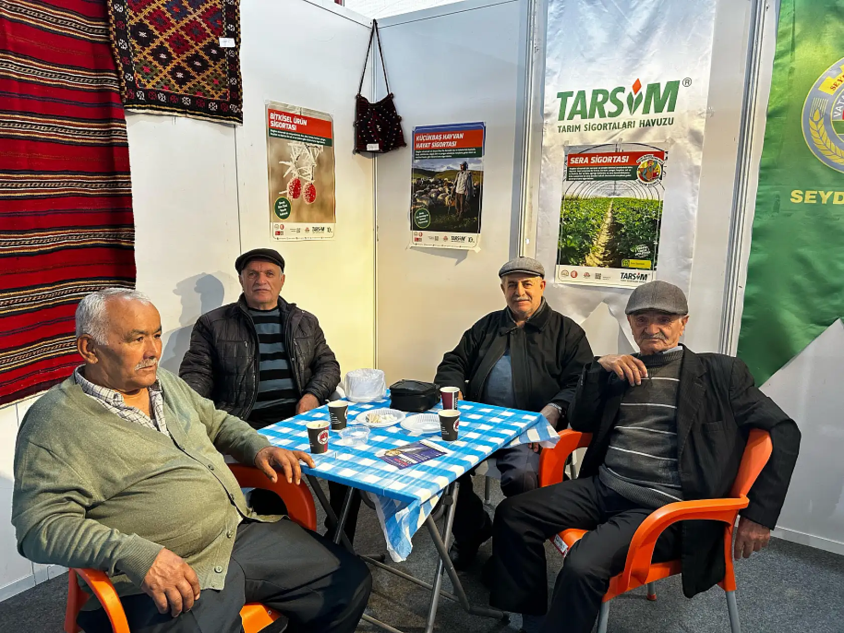 Şehir dışından Seydikemer'deki fuara geldiler, çarpıcı açıklamalarda bulundular
