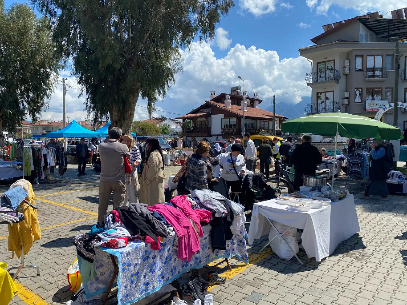 Fethiye'de 2. el pazarı 18 yıldır kuruluyor