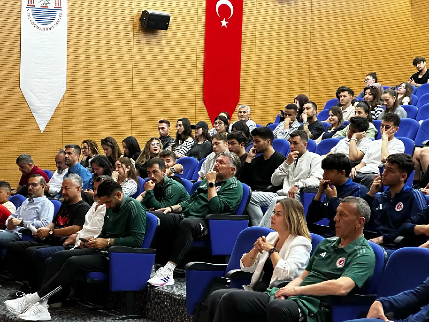 Fethiyespor, İşletme Fakültesi öğrencileri ile söyleşi gerçekleştirdi