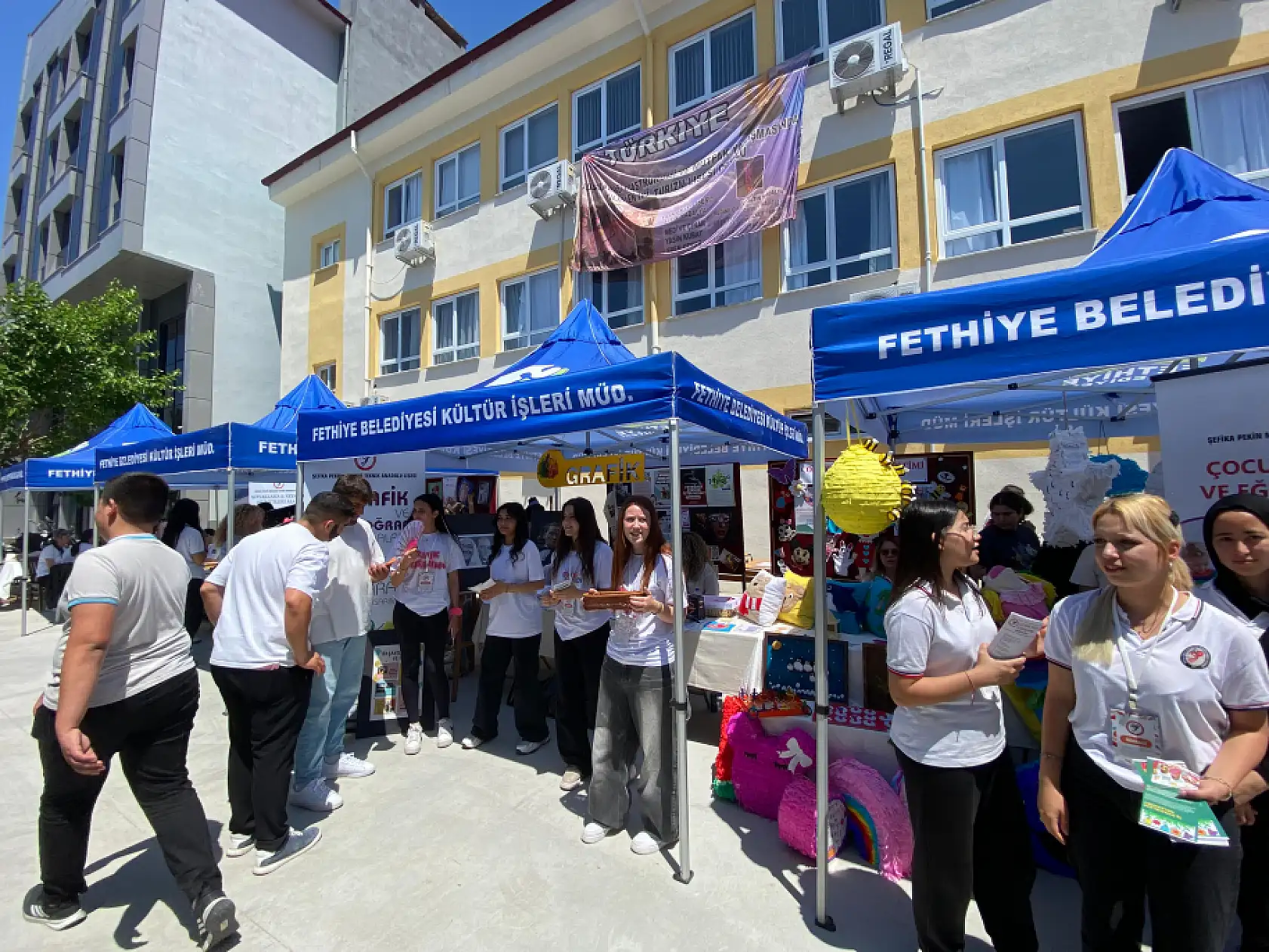 Fethiye Şehit Yüzbaşı Özgür Özekin MTAL'de Eğitim Fuarı Düzenlendi