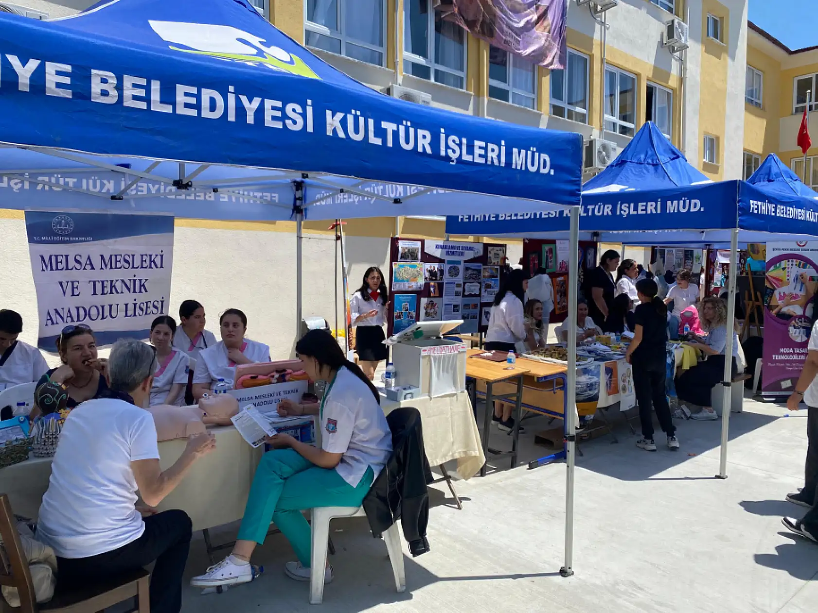 Fethiye Şehit Yüzbaşı Özgür Özekin MTAL'de Eğitim Fuarı Düzenlendi