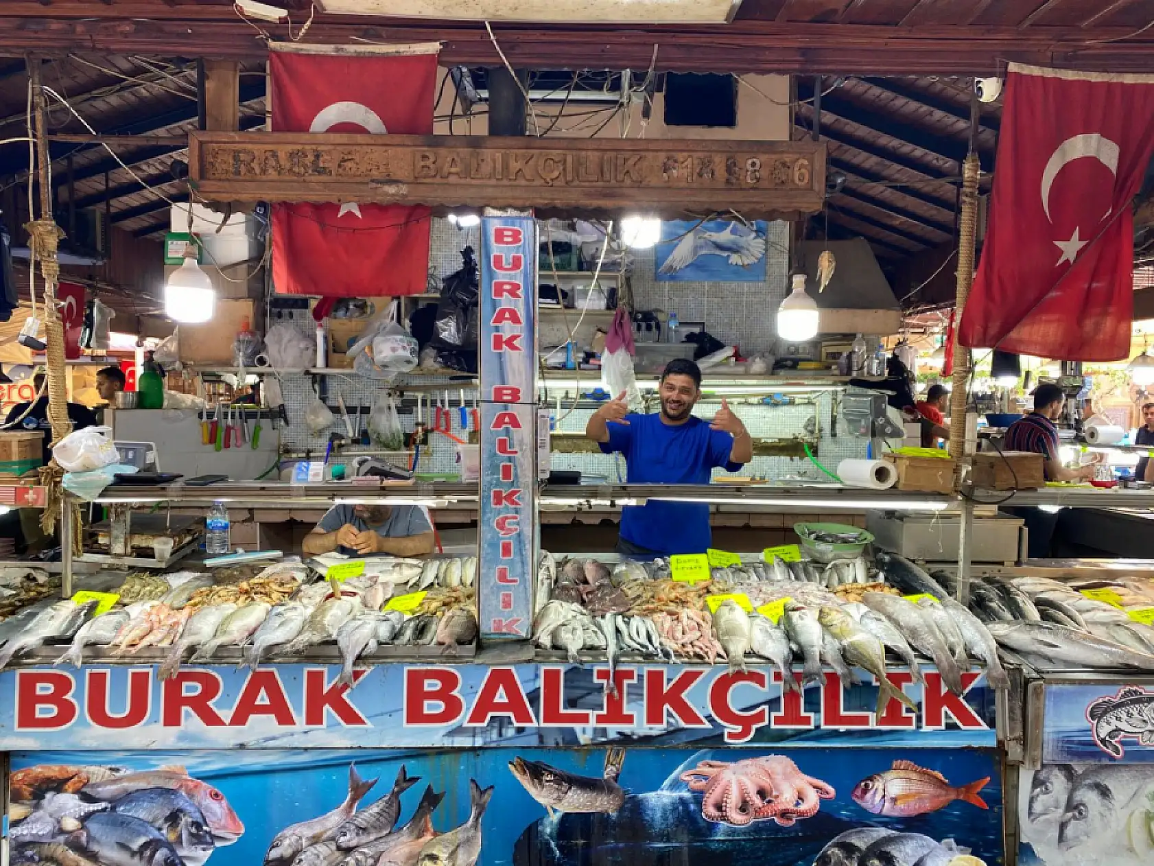 Fethiye Balık Pazarı'nda çeşit çeşit balıklar yerini aldı