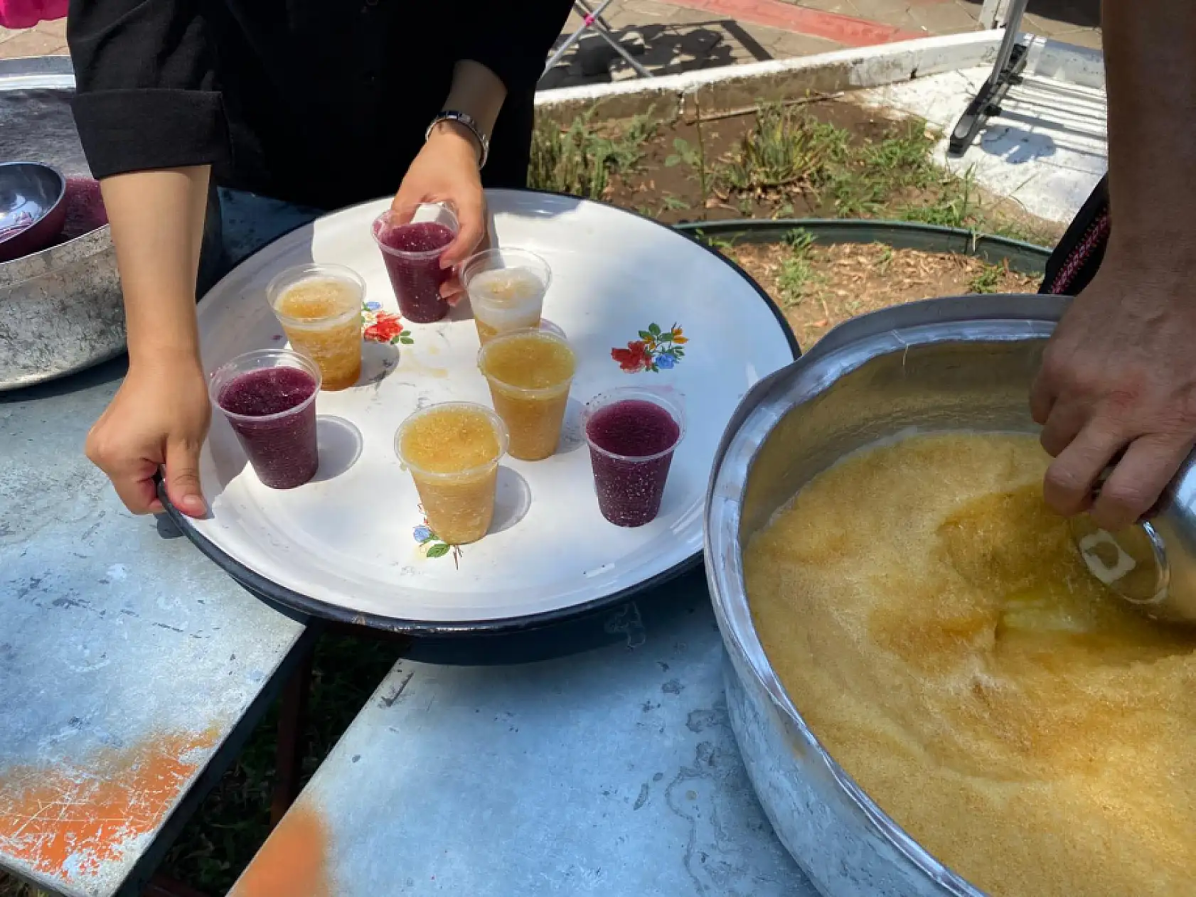 Fethiye'de Merhume Mesude Yılmaz Hayrına Kar Şerbeti İkramı