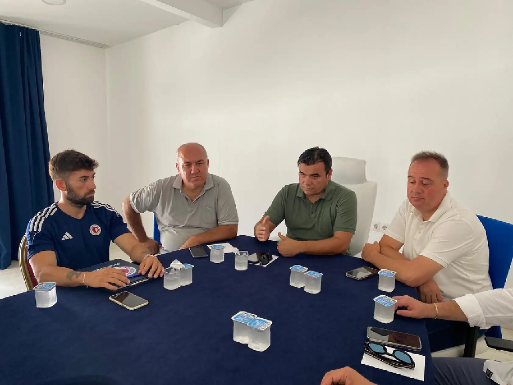 Fethiyespor'da Amatör Kulüplerle Gelecek Planlaması Toplantısı Yapıldı
