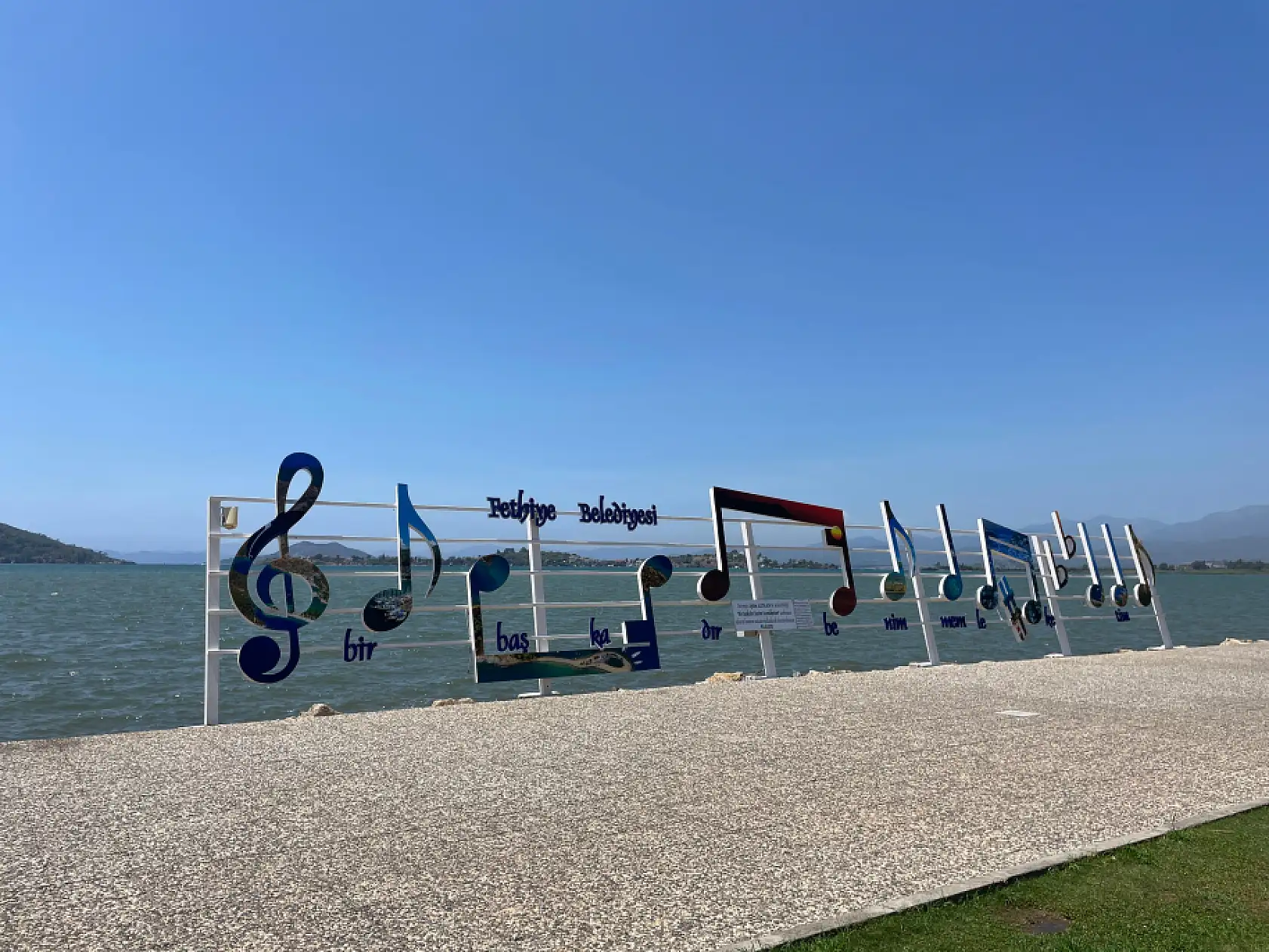 Fethiye Sahil Bandı'ndaki Müzik Notaları Yenilendi