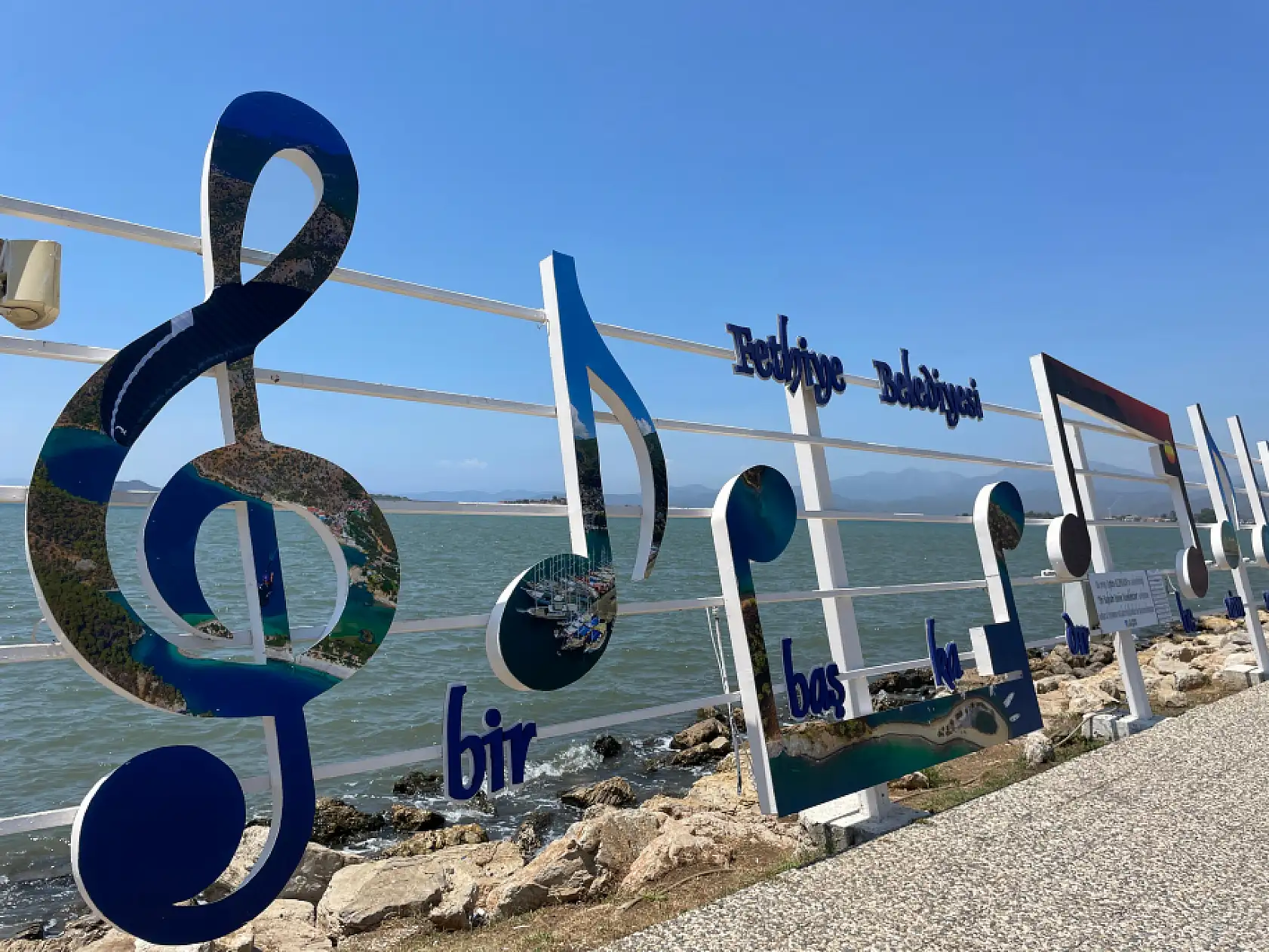 Fethiye Sahil Bandı'ndaki Müzik Notaları Yenilendi