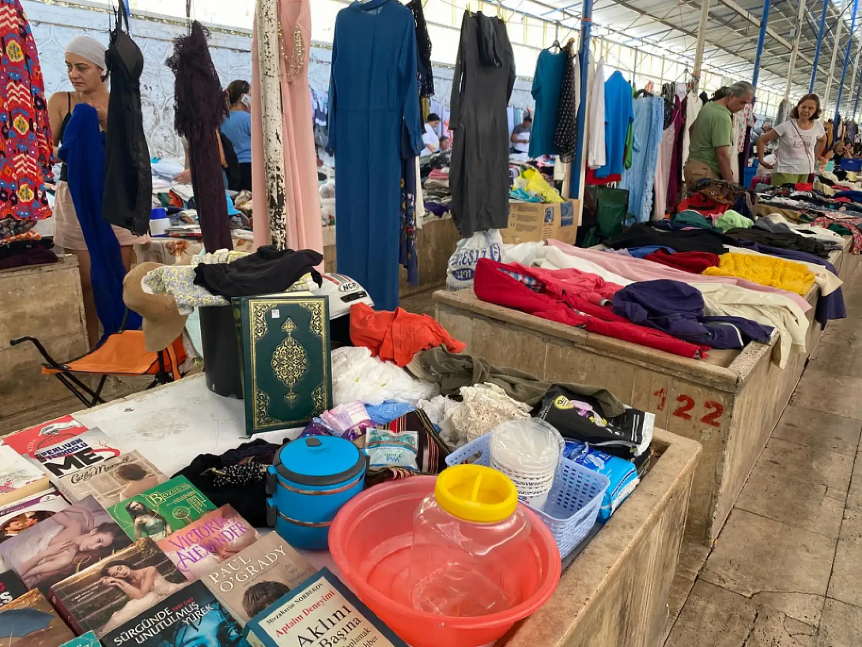 Fethiye'de İkinci El Pazarı İlgi Görüyor