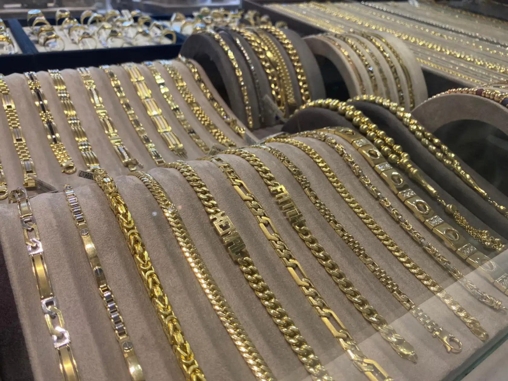 Fethiye'de Abdullah Aydın'dan Altın Değerlendirmesi: 'Haftayı Zirveyle Tamamlıyor'