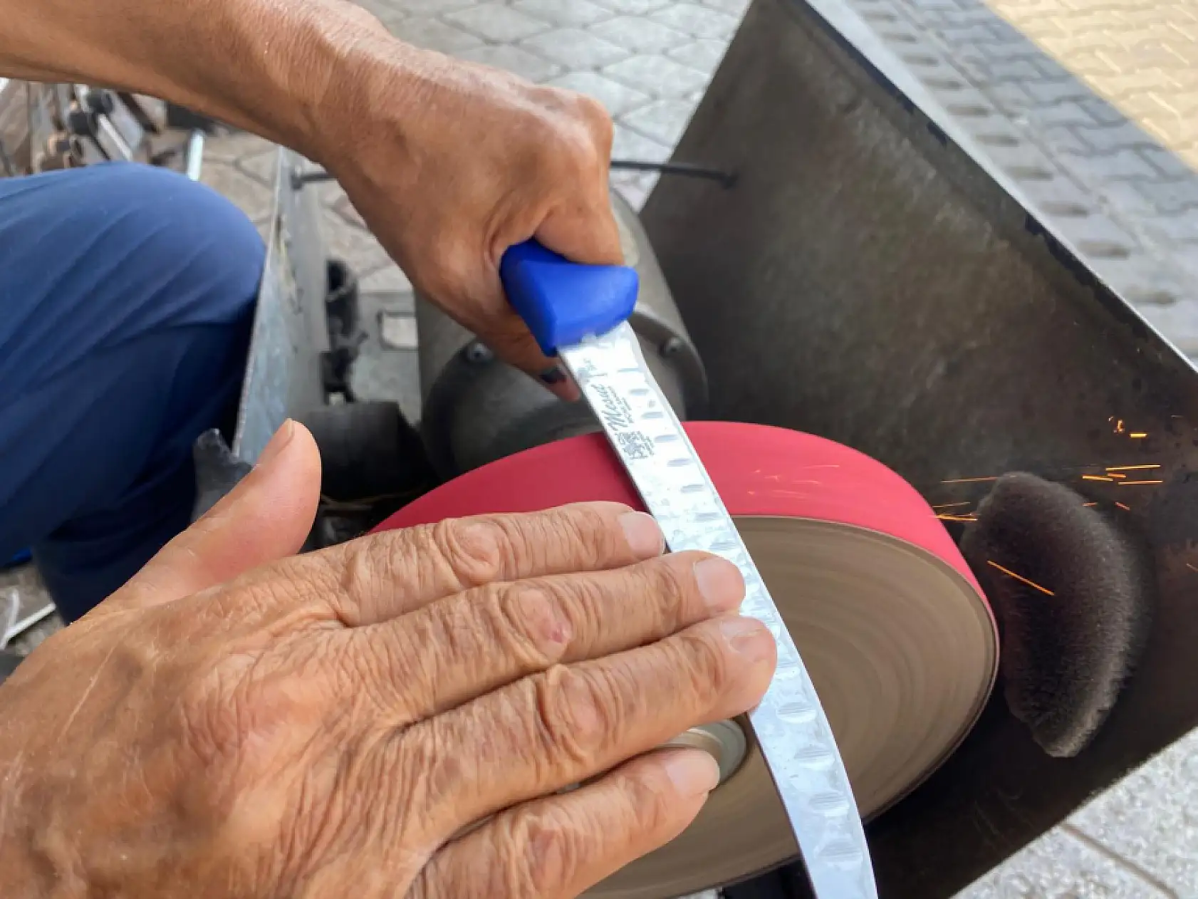 Fethiye'de bıçak ustası Mevlüt Şık: 'Çırak Bulmak Zor, Gençler Bu Mesleği Tercih Etmiyor'