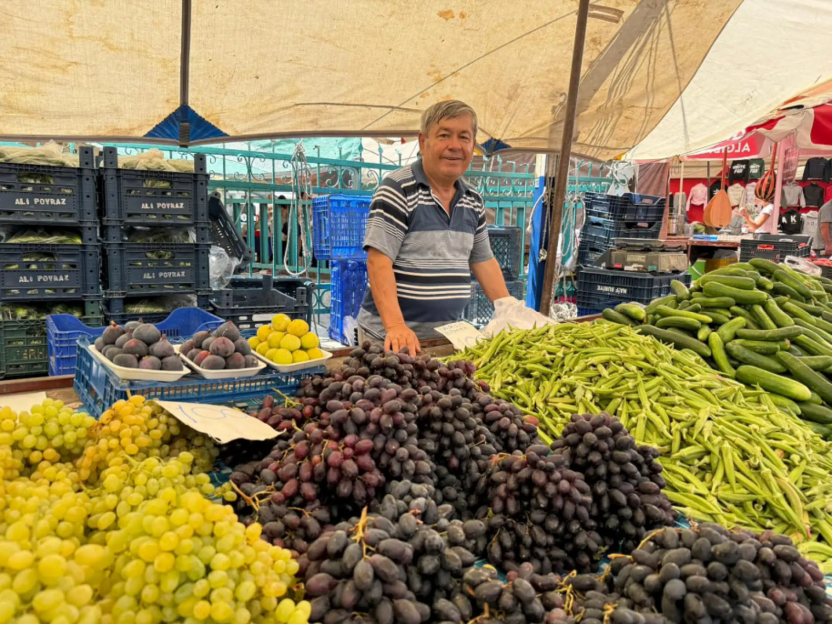 Fethiye Salı Pazarı'nda sıcak havanın etkisi: Yoğunluk akşam saatlerinde