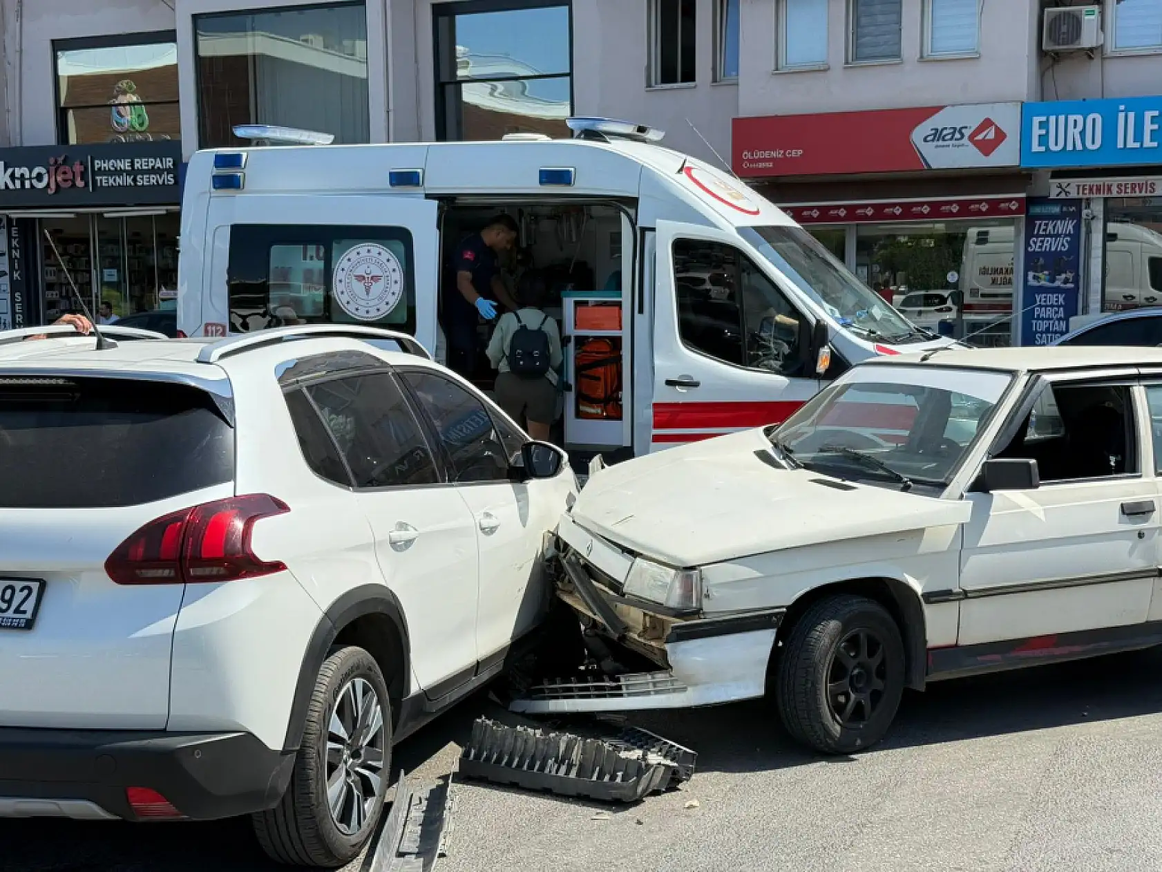 Fethiye'de Maddi Hasarlı Trafik Kazası Meydana Geldi