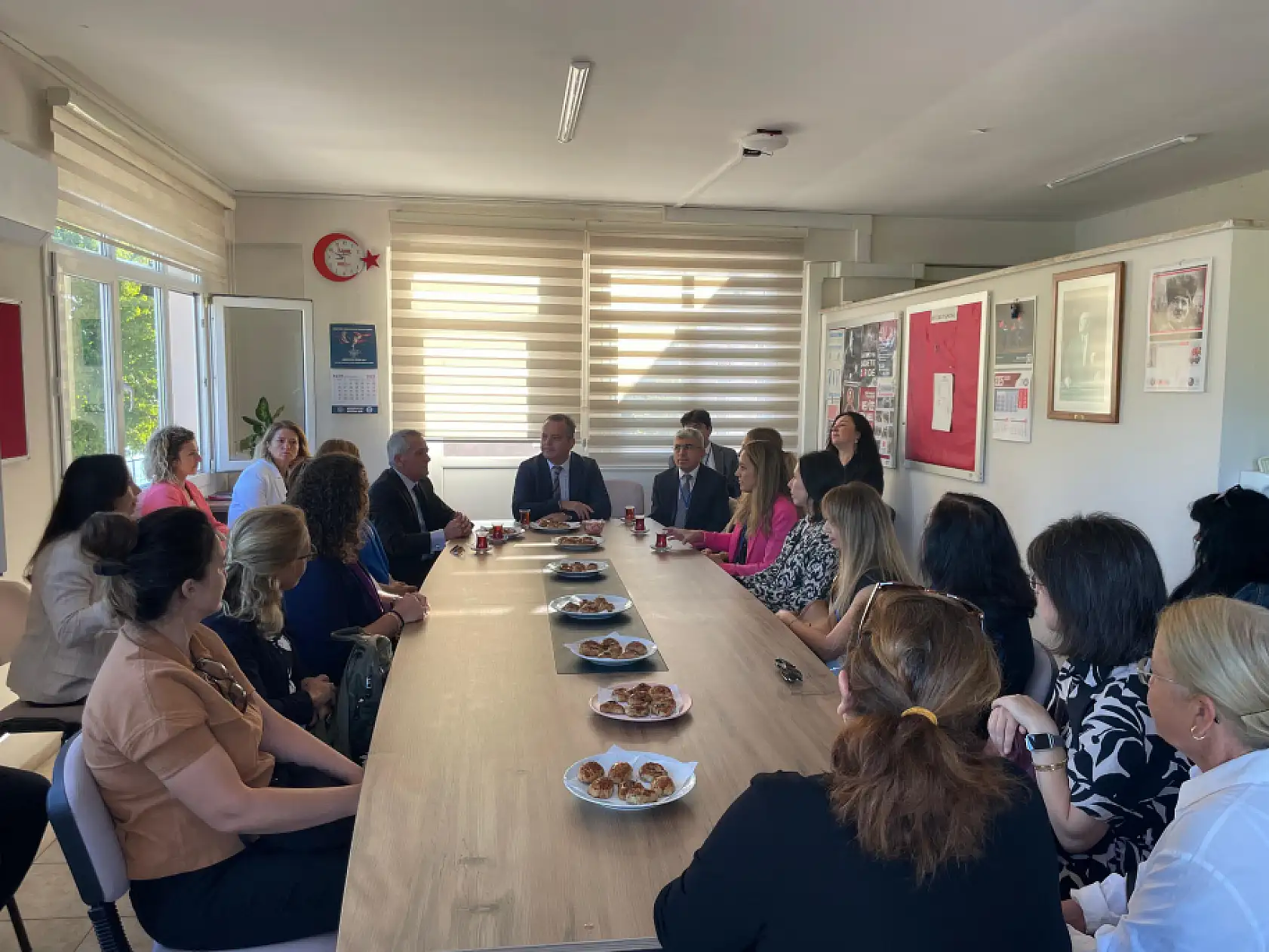Kaymakam Fatih Akkaya, Yunus Nadi İlkokulu'nda Bayrak Töreni'ne Katıldı