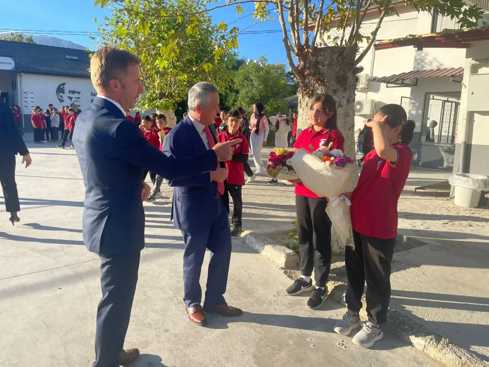 Fethiye Kaymakamı Akkaya, Bayrak Törenine Katıldı