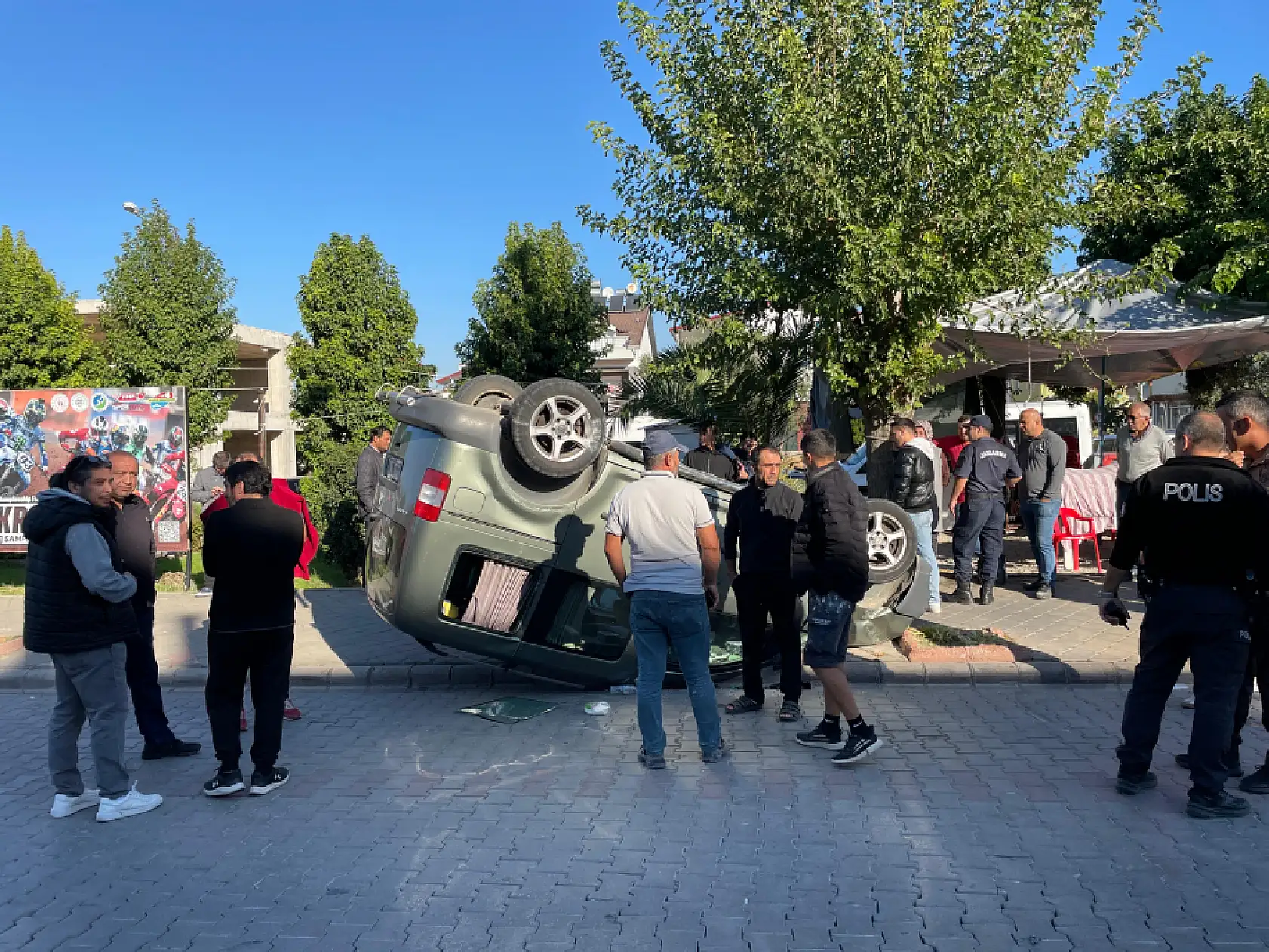 Fethiye'de kaza: Araç ters döndü, 2 kişi yaralandı