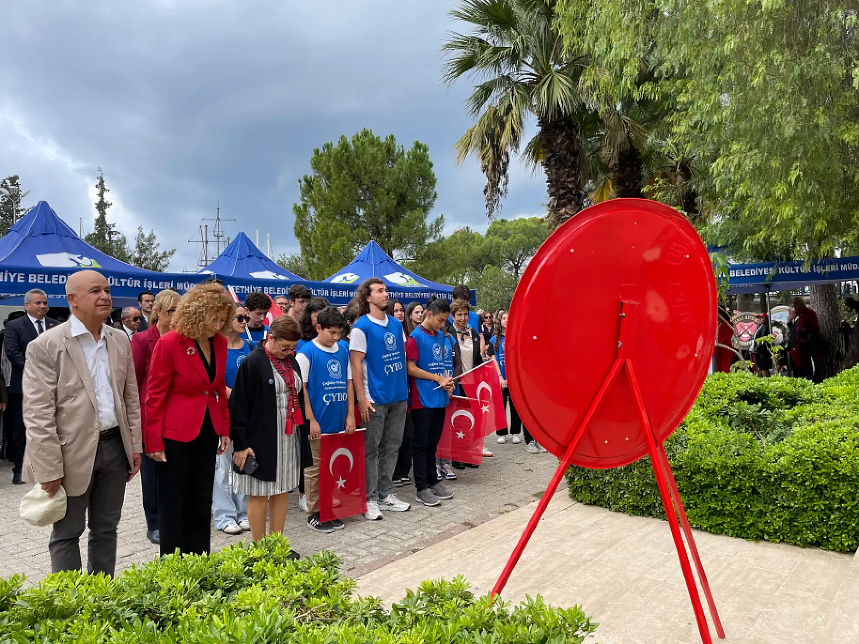 Fethiye'de CHP'den Alternatif 29 Ekim Çelenk Sunma Töreni
