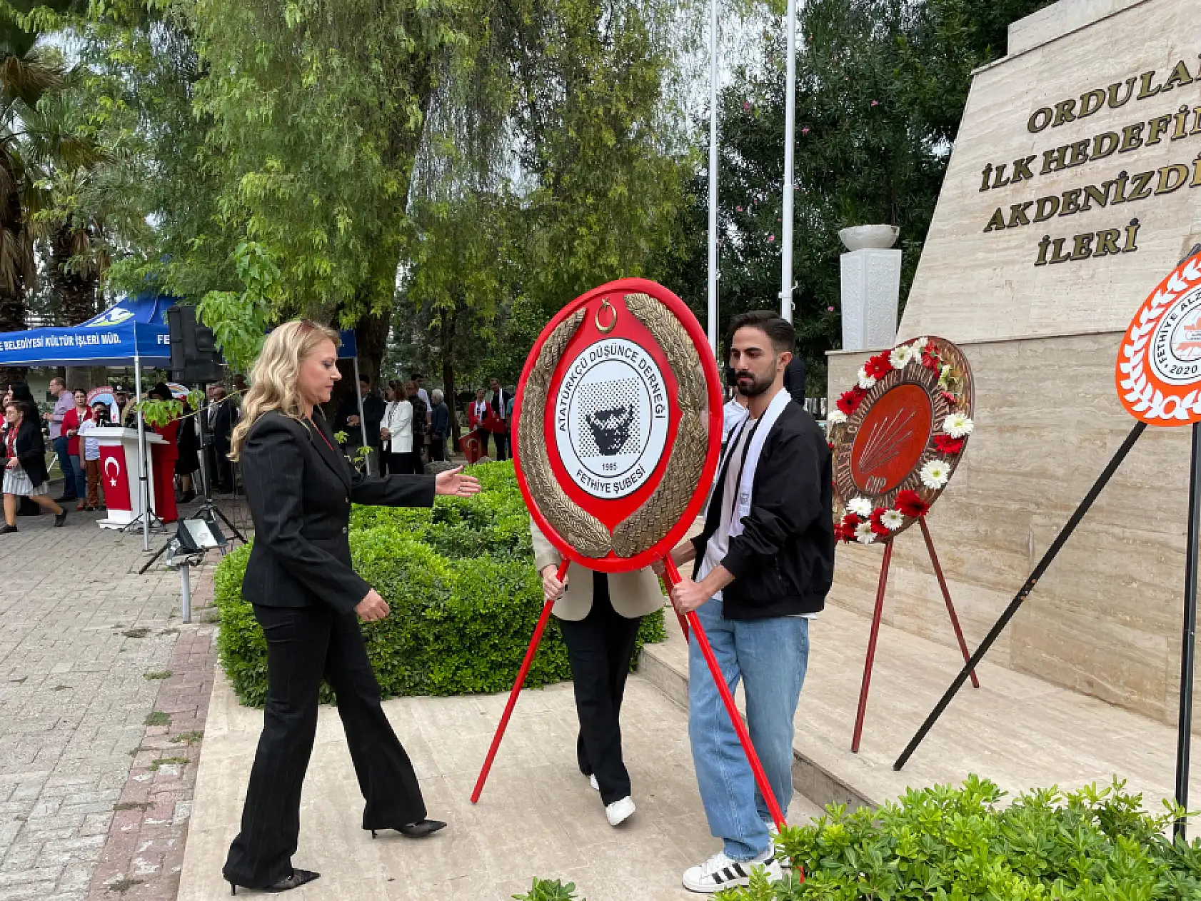 Fethiye'de CHP'den Alternatif 29 Ekim Çelenk Sunma Töreni