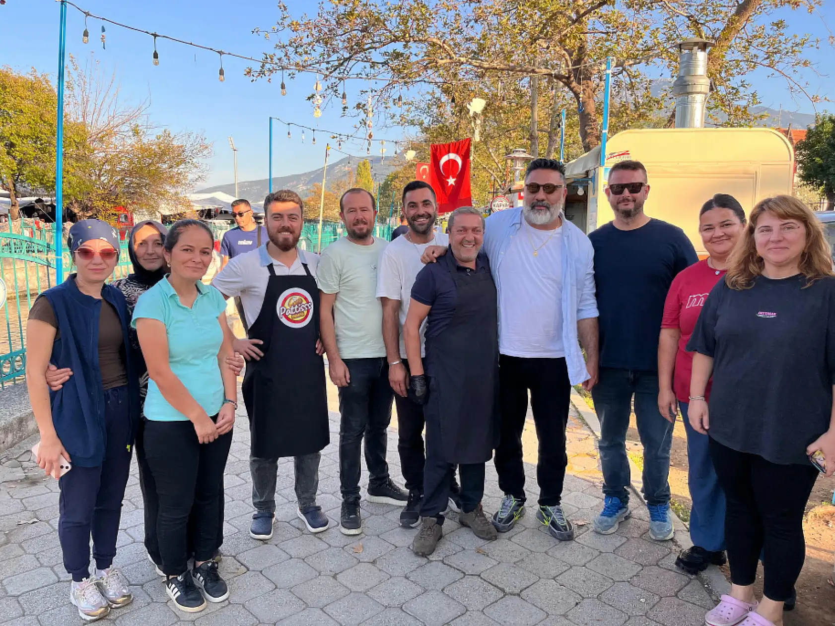 Fethiye Lezzet Sokağı hizmete devam ediyor: Masalar geçici olarak kaldırıldı