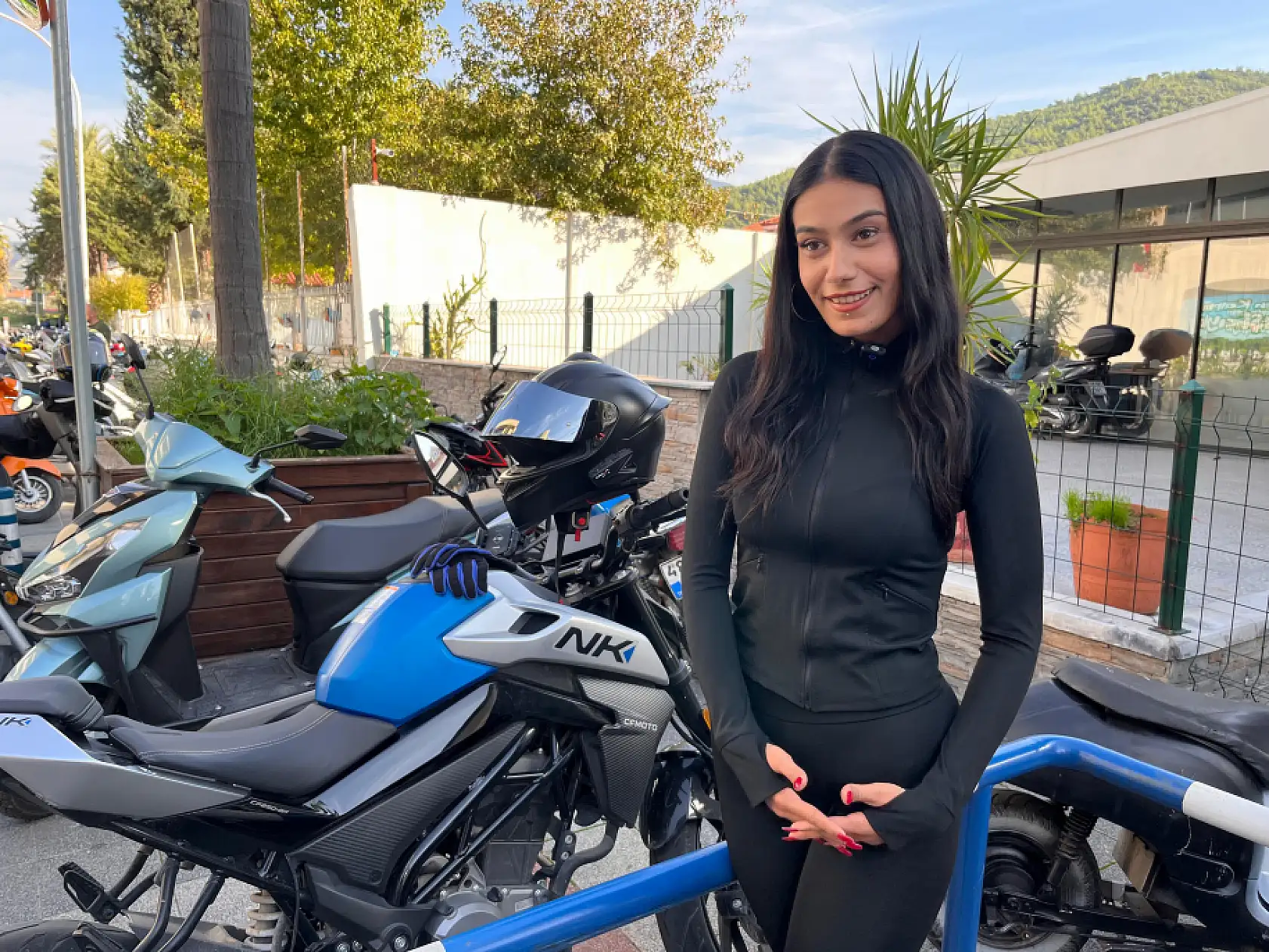 Fethiye'de motosiklet sürücüleri yeni döneme hazır: Kaskla birlikte eldiven ve gözlük şartı geldi