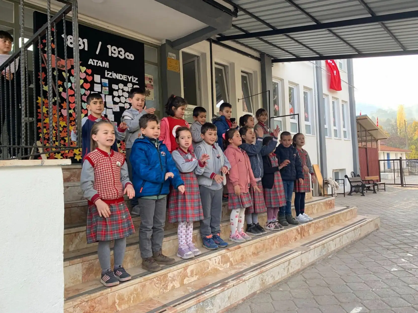 Seydikemer Seki İlkokulu'nda Atatürk özlemle anıldı