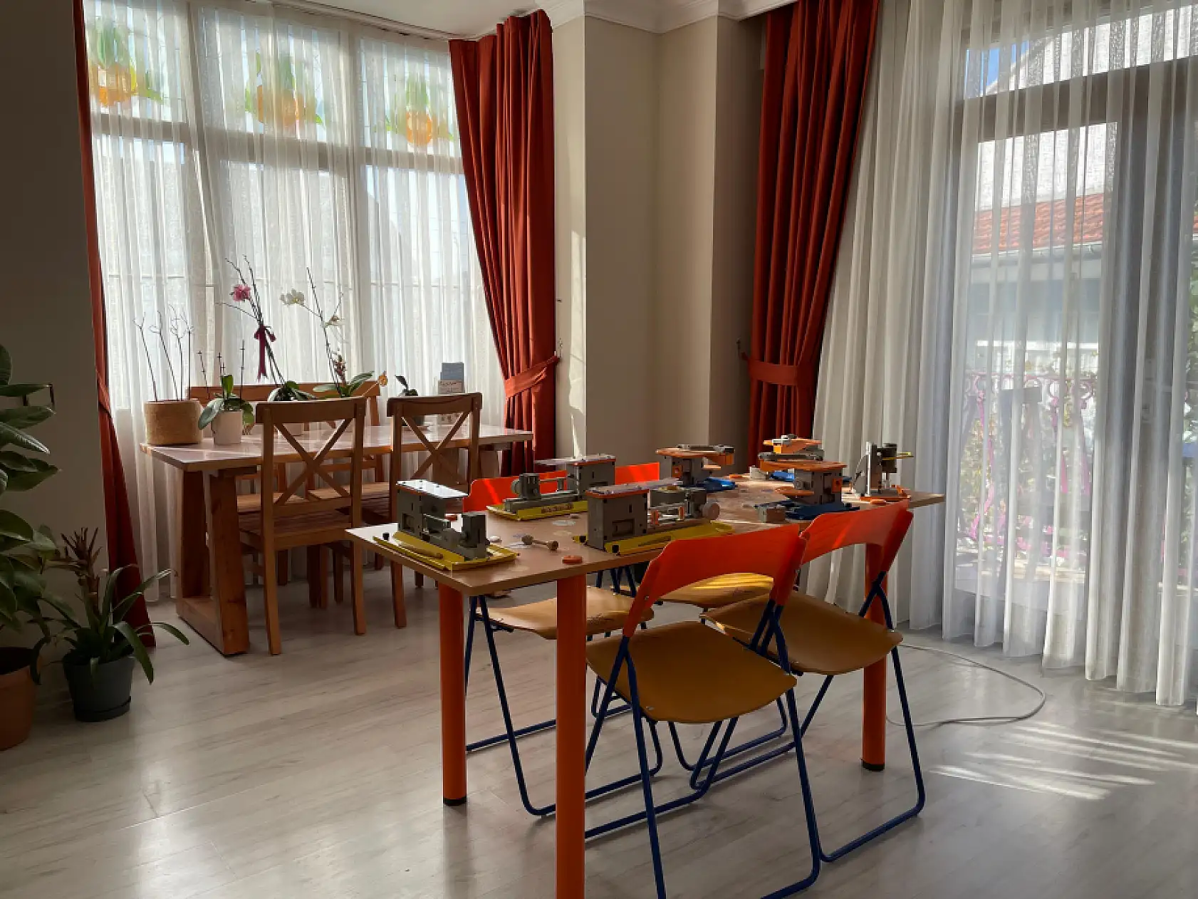 Fethiye'de Psikolog Aybüke Aksoy, 'Oyun terapisi çocukların ifade yoludur'