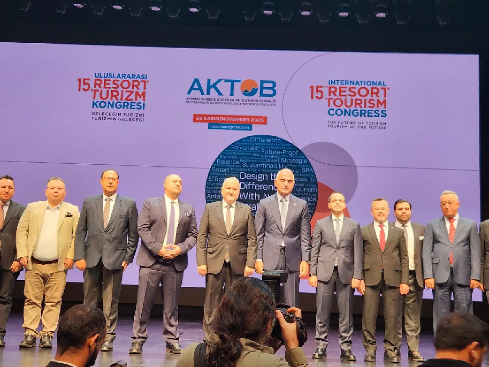 FODER Başkanı Bülent Uysal, Antalya'daki 15. Uluslararası Resort Turizm Kongresi'ne Katıldı