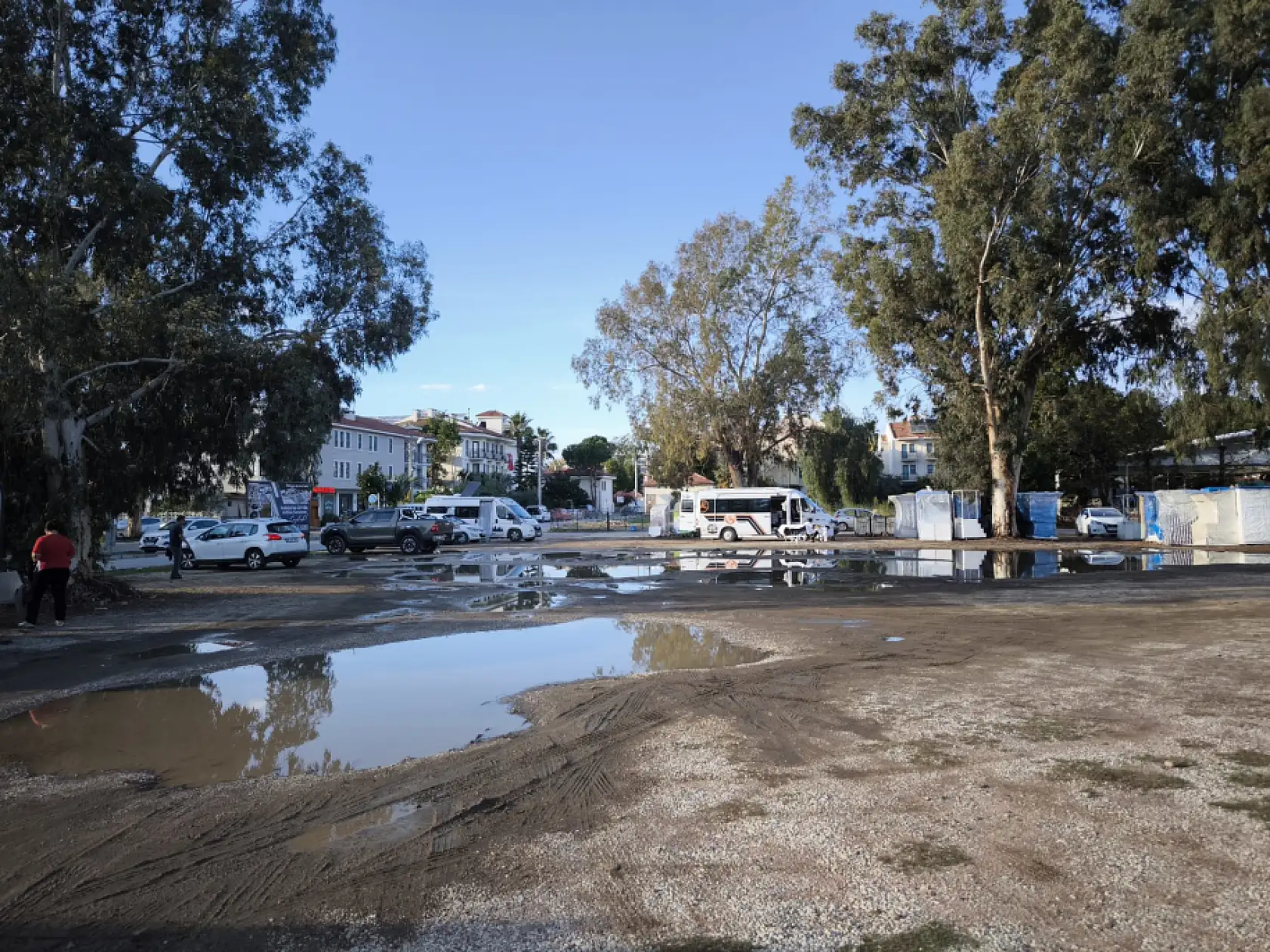 Fethiye'de İkinci El Pazar Yanındaki Karavanlar Kaldırılıyor