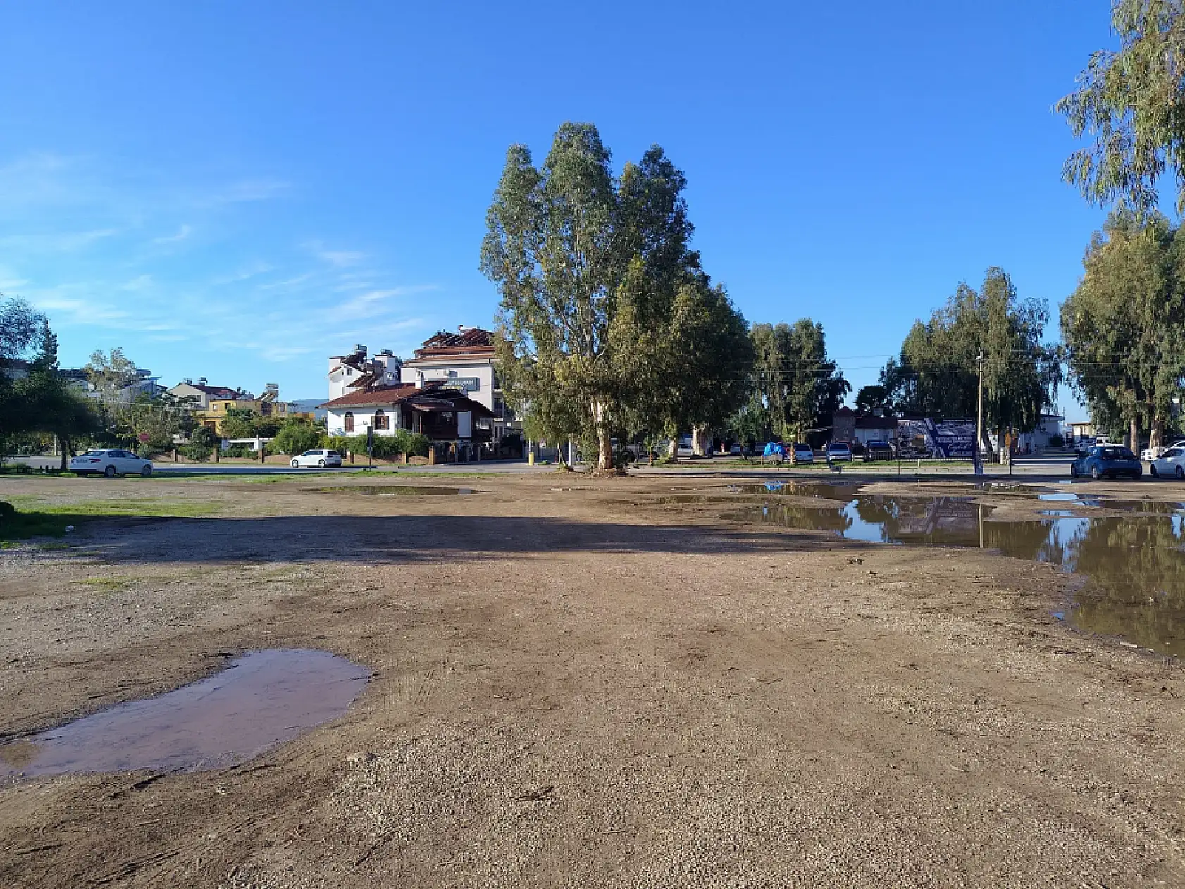 Fethiye Çalış'ta düzensiz karavan parkına zabıta müdahalesi sürüyor