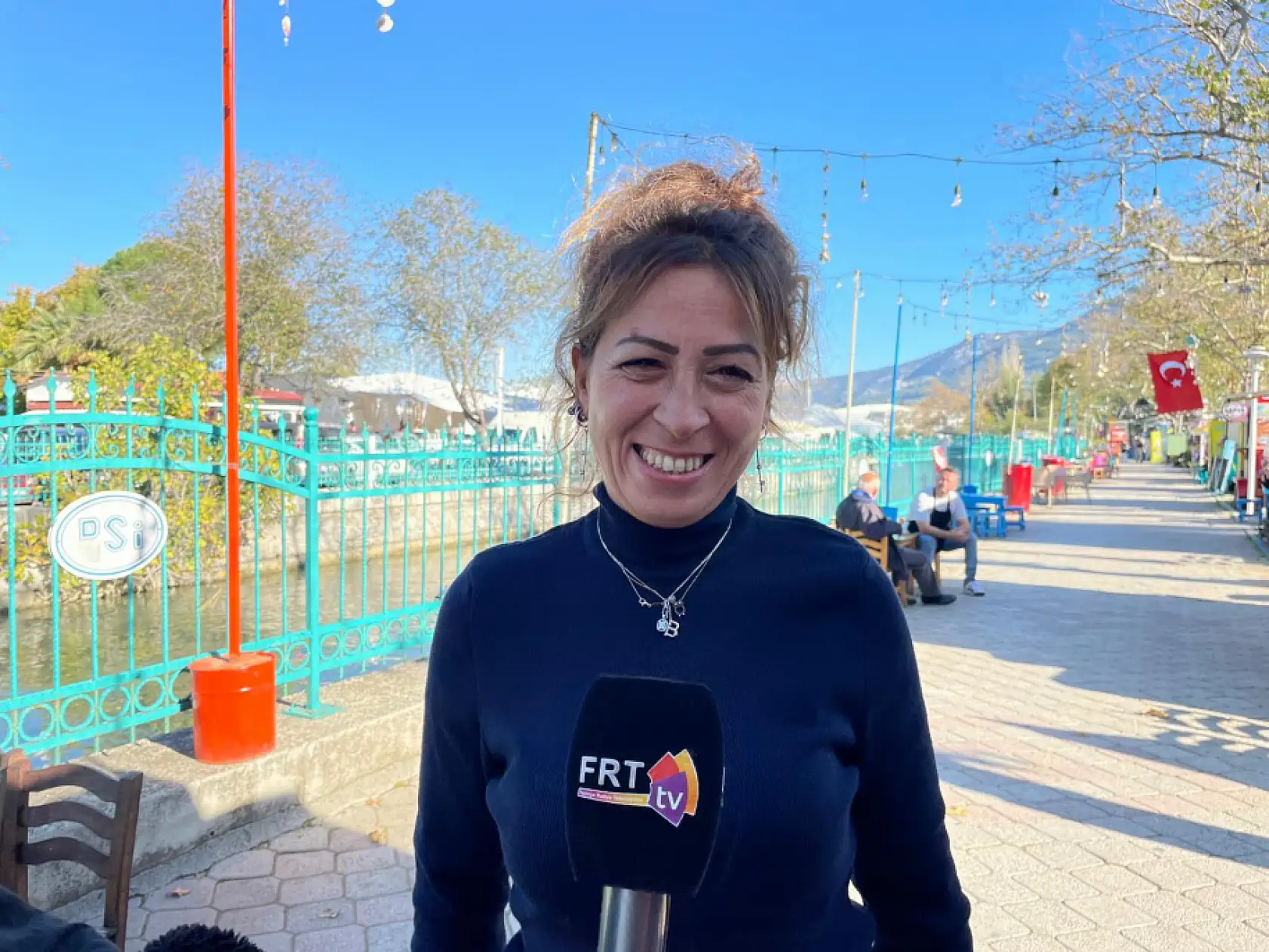 Fethiye Lezzet Sokağı'nda, Şerife Firik tavuk kostümüyle ilgi odağı