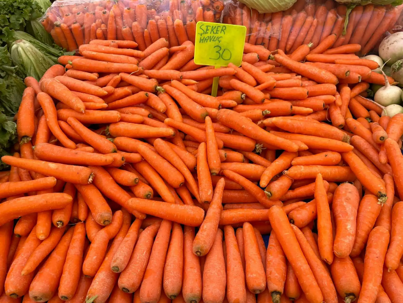 Fethiye'de Patlangıç Perşembe Pazarı'nda güncel fiyatlar