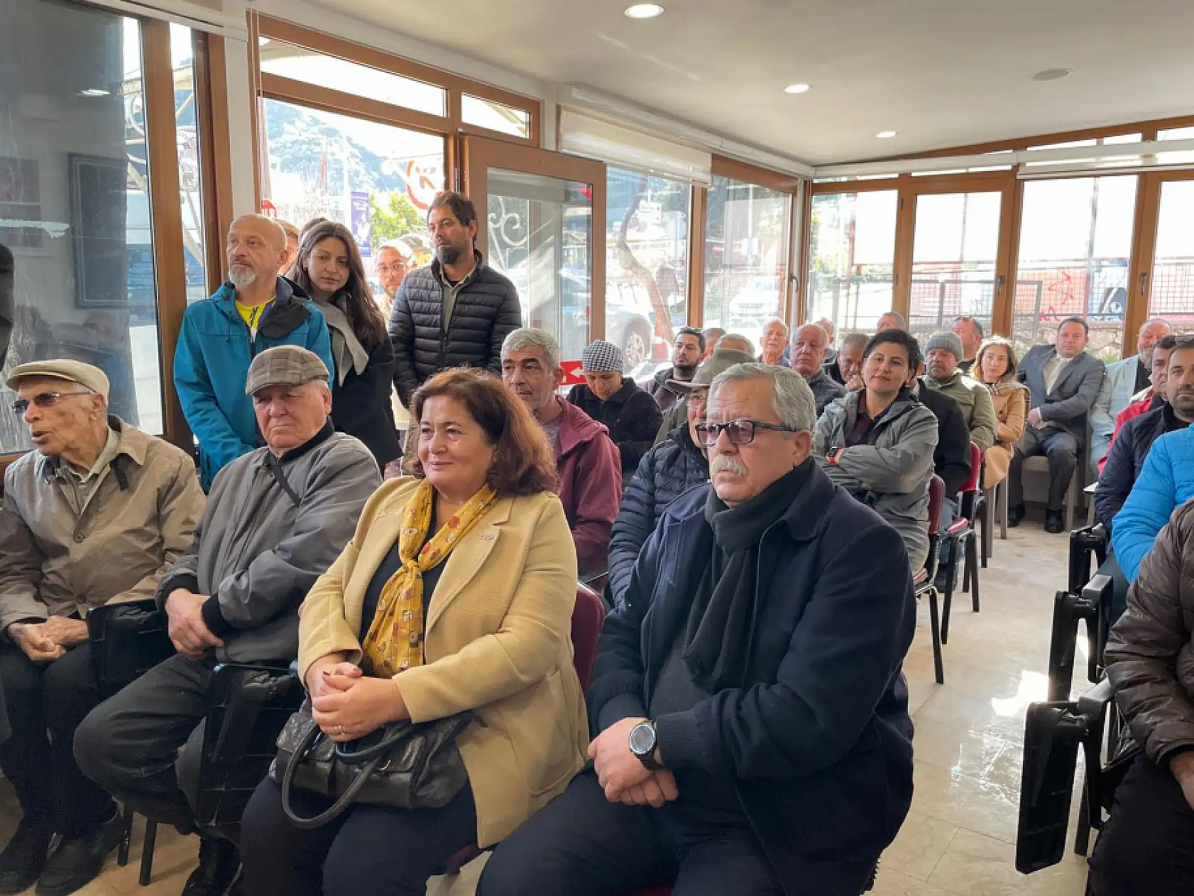 CHP Muğla Milletvekili Gizem Özcan Fethiye'de parti örgütüyle buluştu