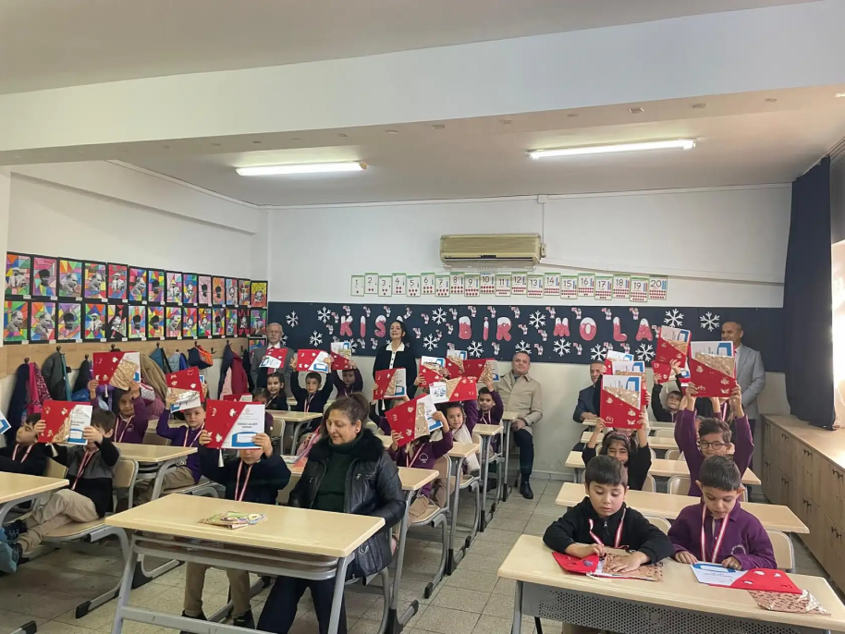 Fethiye'de karne töreni Vali Recai Güreli İlkokulu'nda gerçekleştirildi