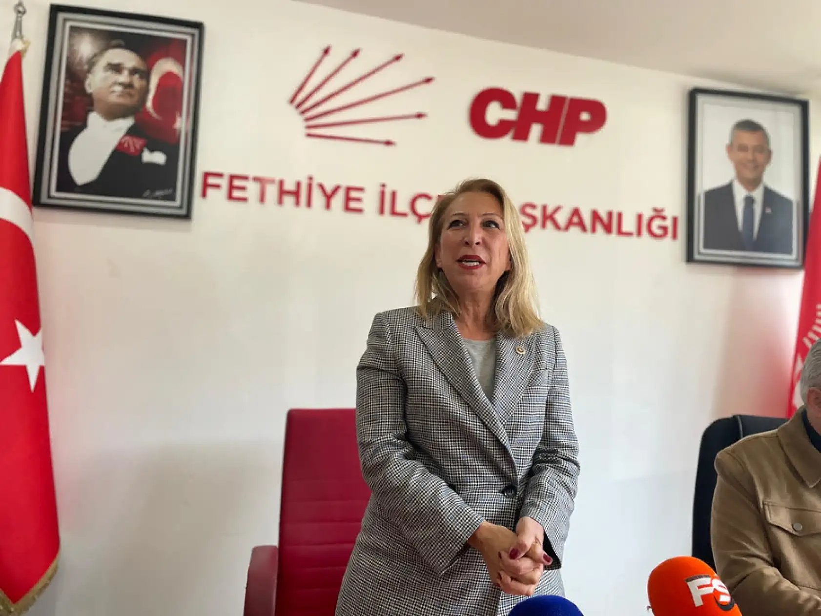 CHP Muğla Milletvekili Süreyya Öneş Derici'den CHP Fethiye İlçe Örgütü'ne ziyaret