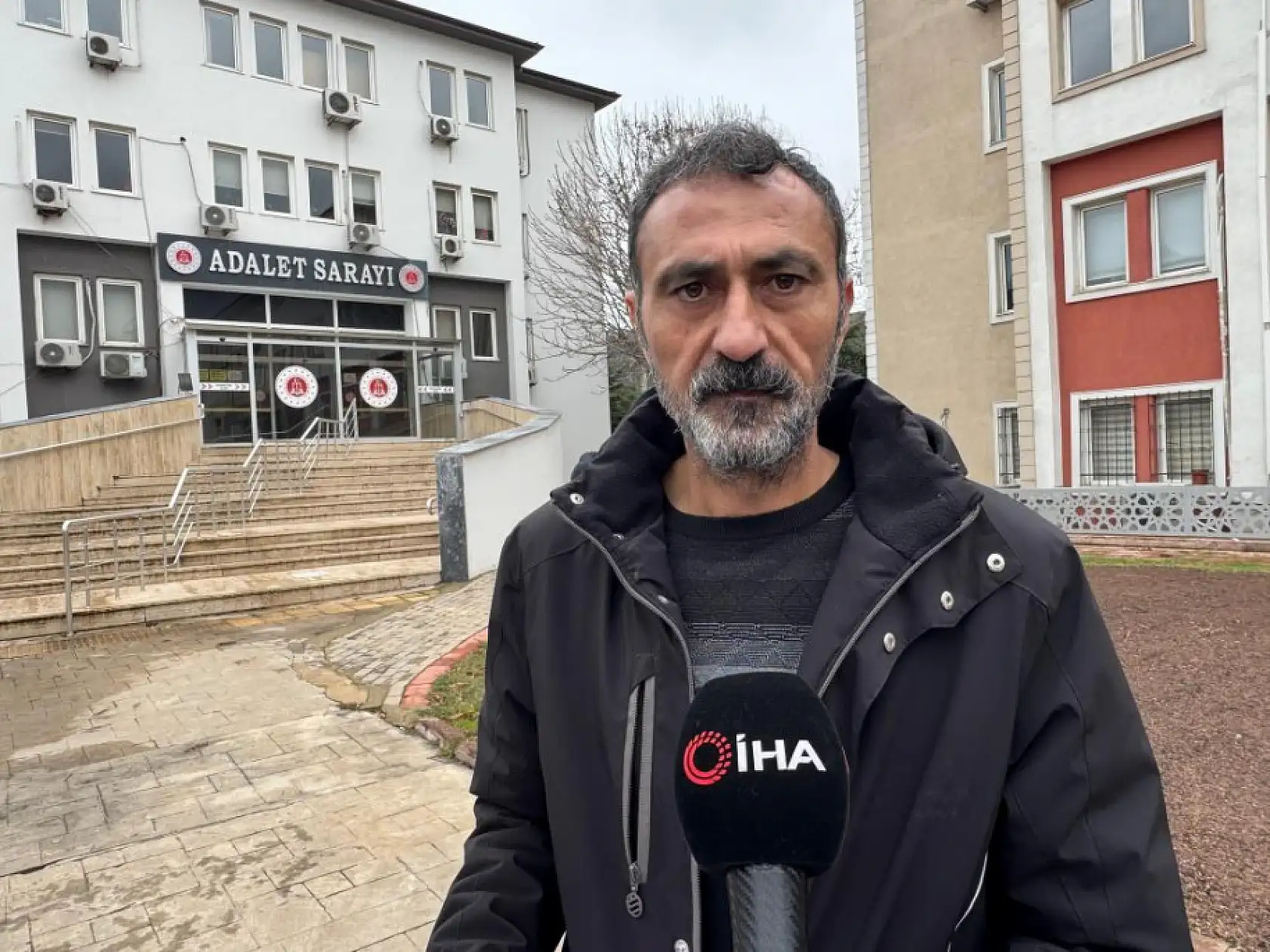 Tatlı dille dolandırıldıklarını iddia edip, soluğu adliyede aldılar